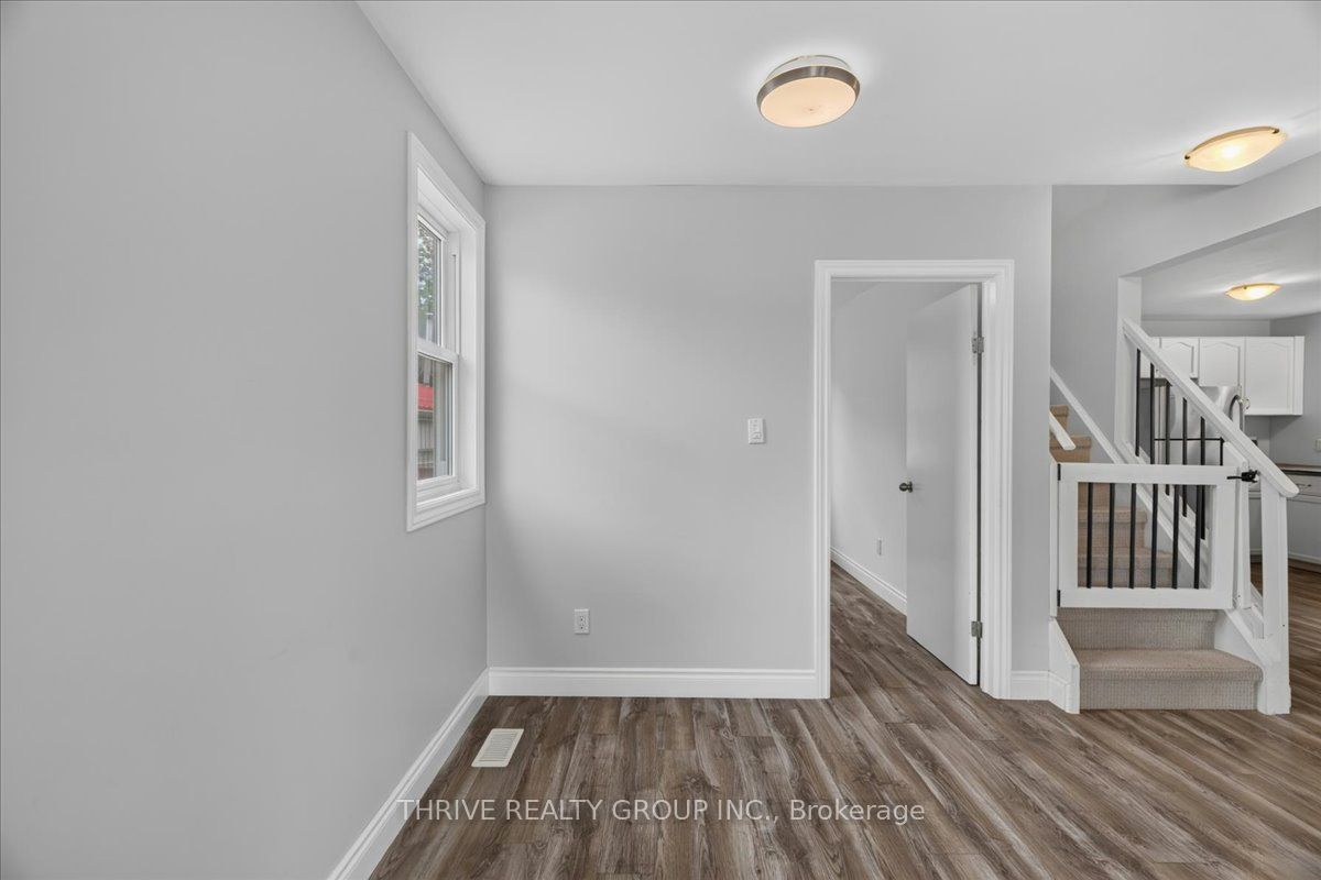 37 Emery Street W Property Photo 6