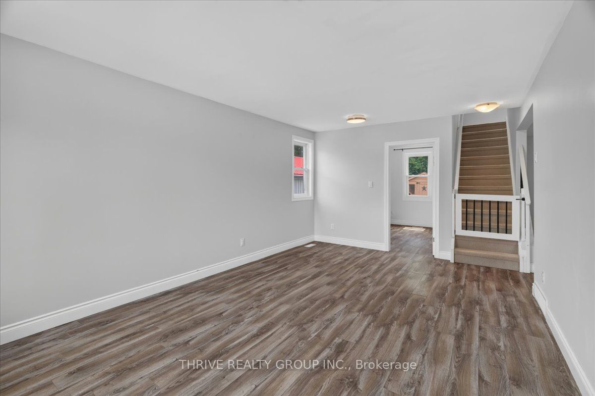 37 Emery Street W Property Photo 8