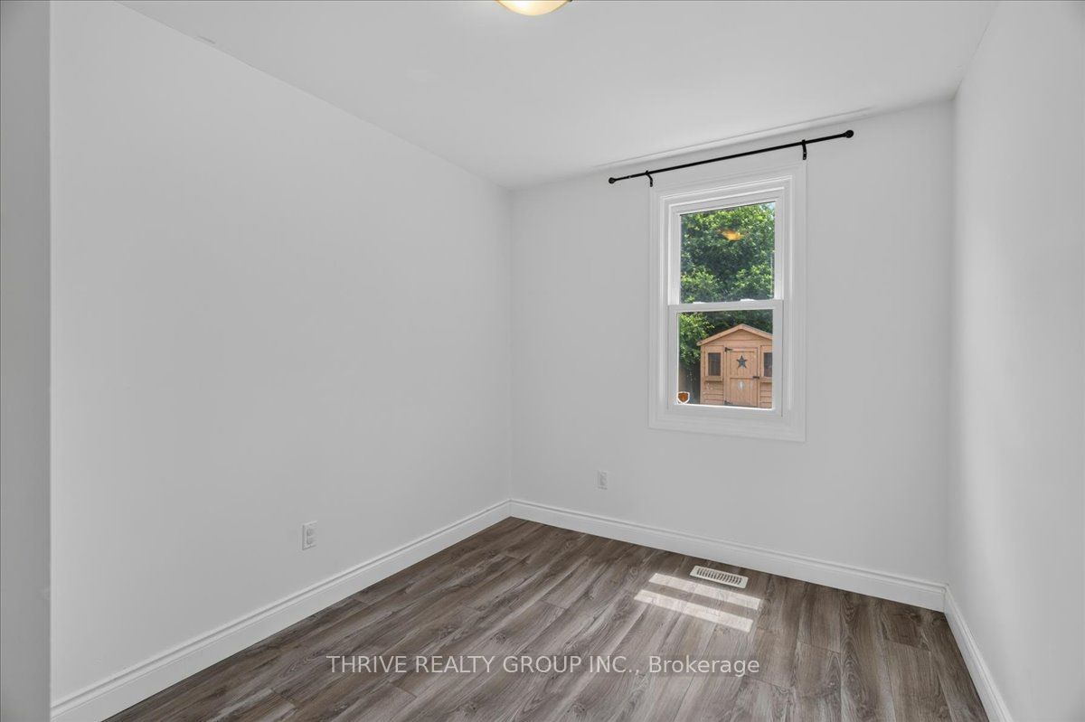37 Emery Street W Property Photo 9