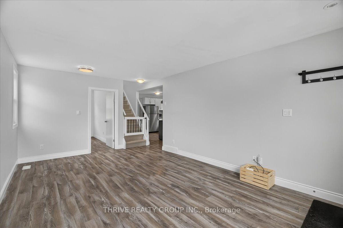 37 Emery Street W Property Photo 12