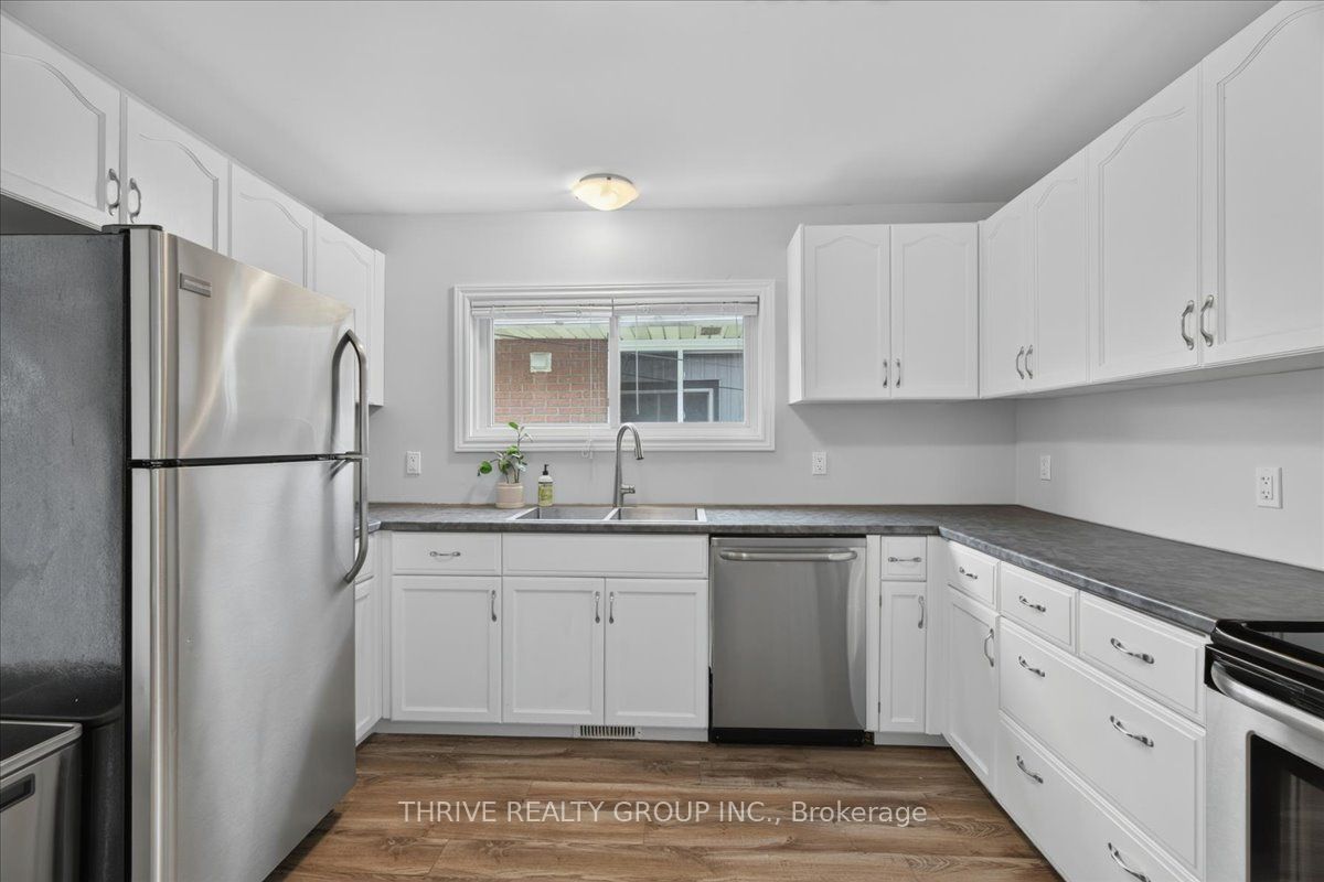 37 Emery Street W Property Photo 14