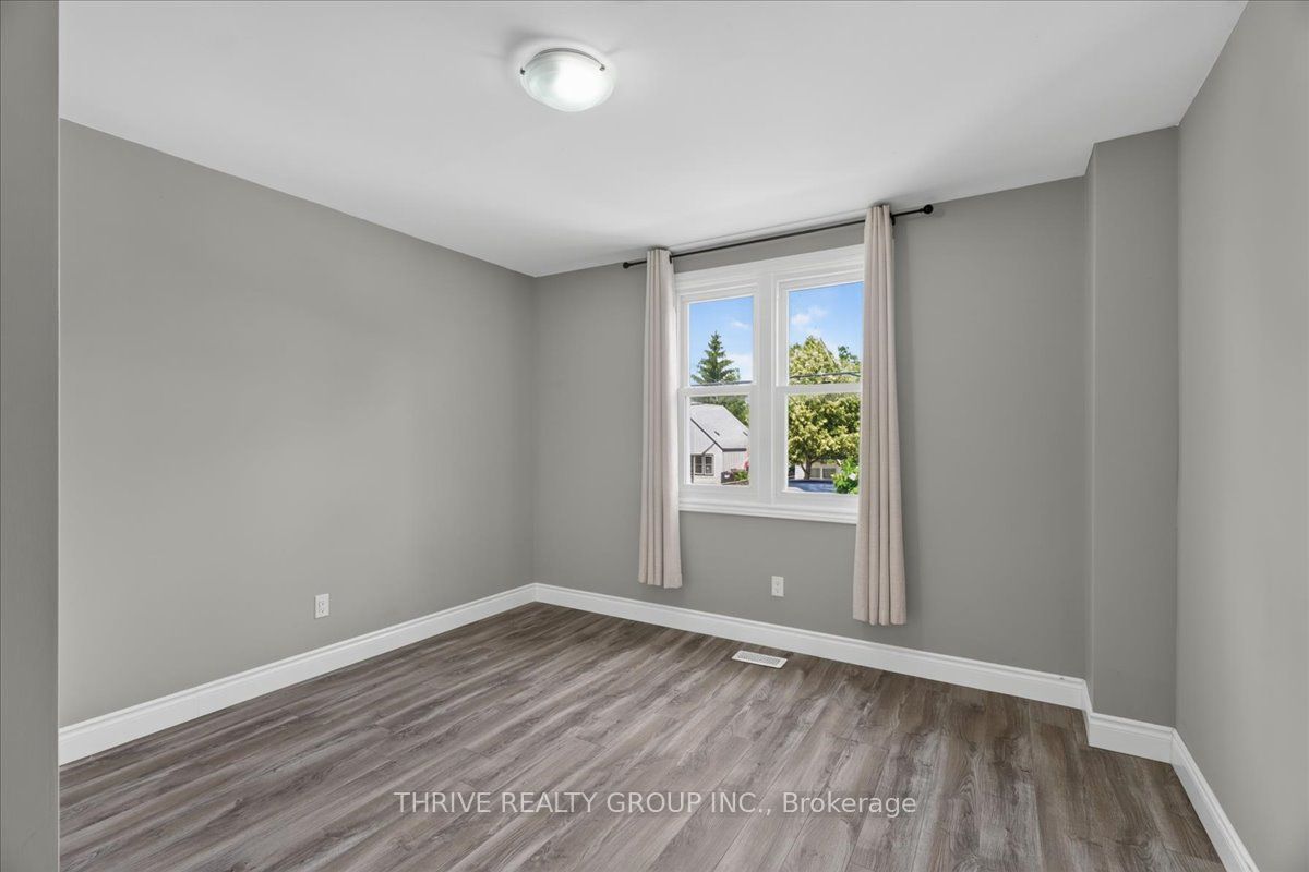 37 Emery Street W Property Photo 17