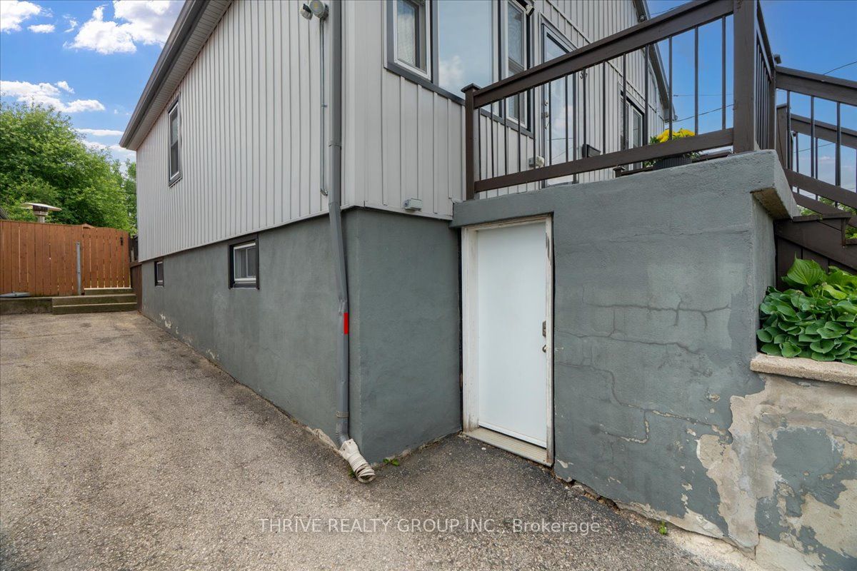 37 Emery Street W Property Photo 40