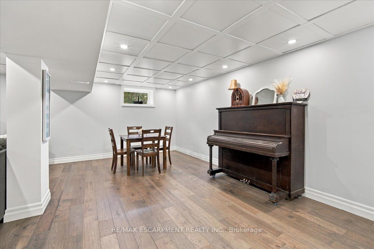 38 Enmore Avenue Property Photo 29