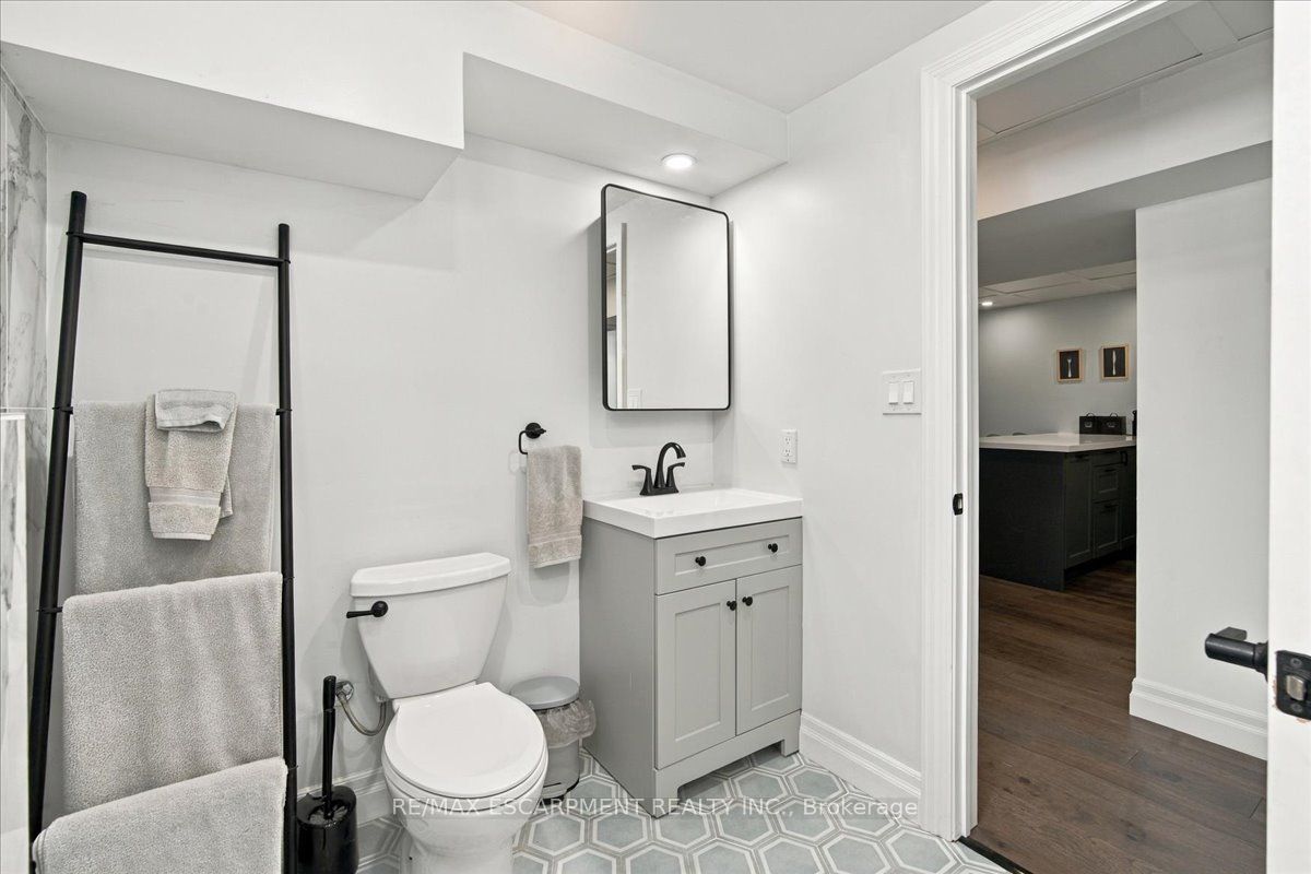 38 Enmore Avenue Property Photo 38