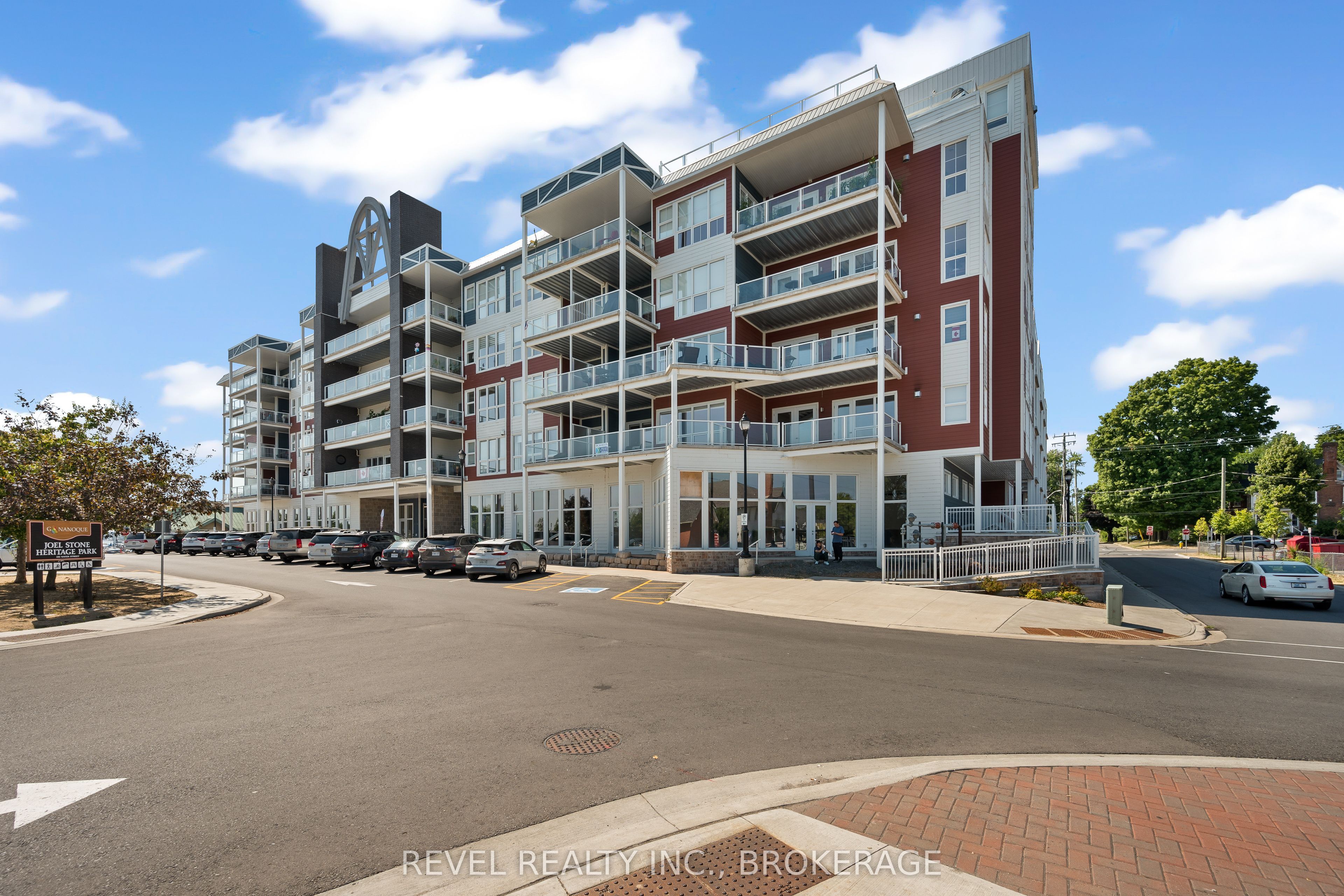 130 Water Street E 14 Property Photo 1