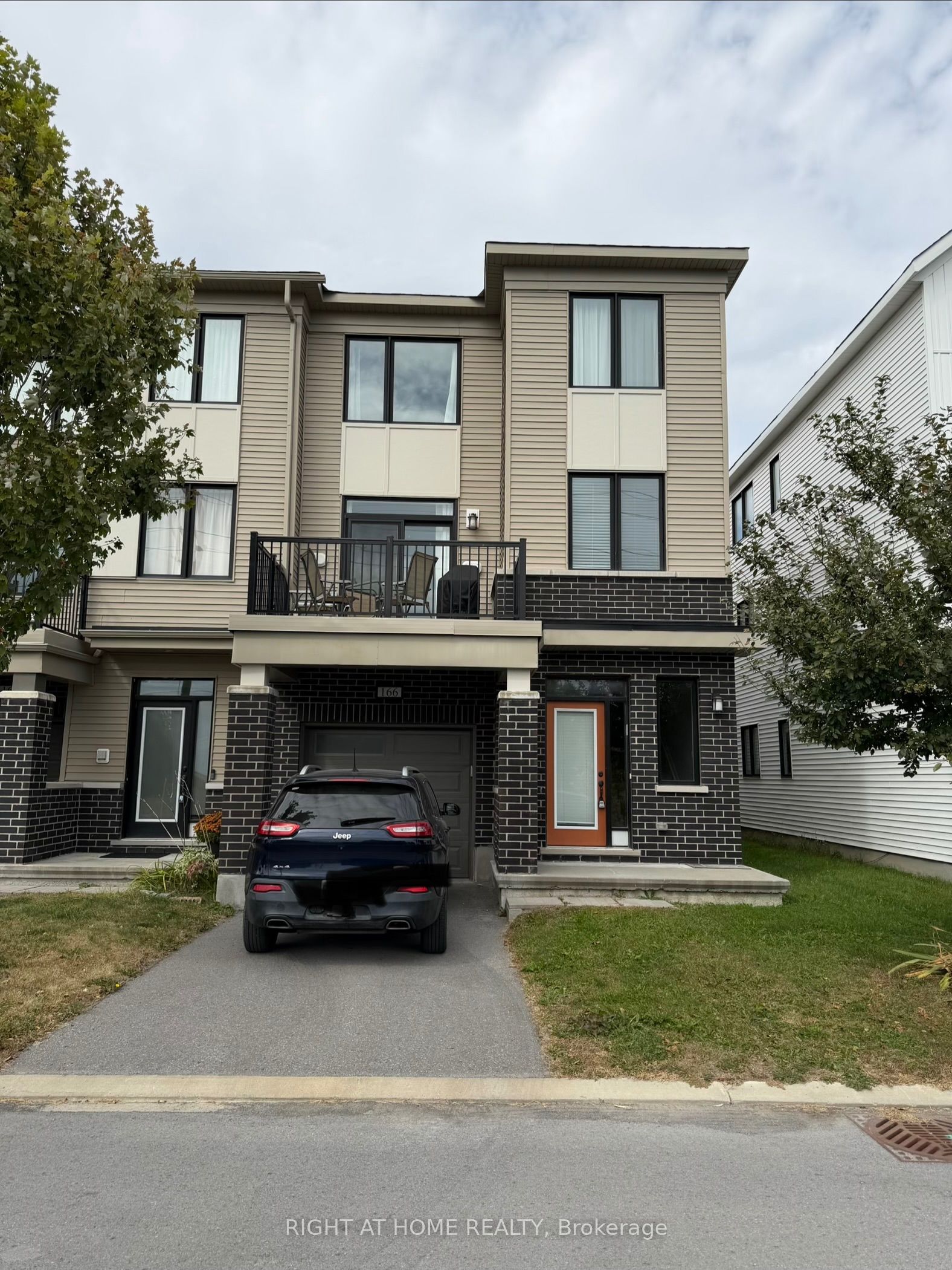 166 Pictou Crescent Property Photo 1