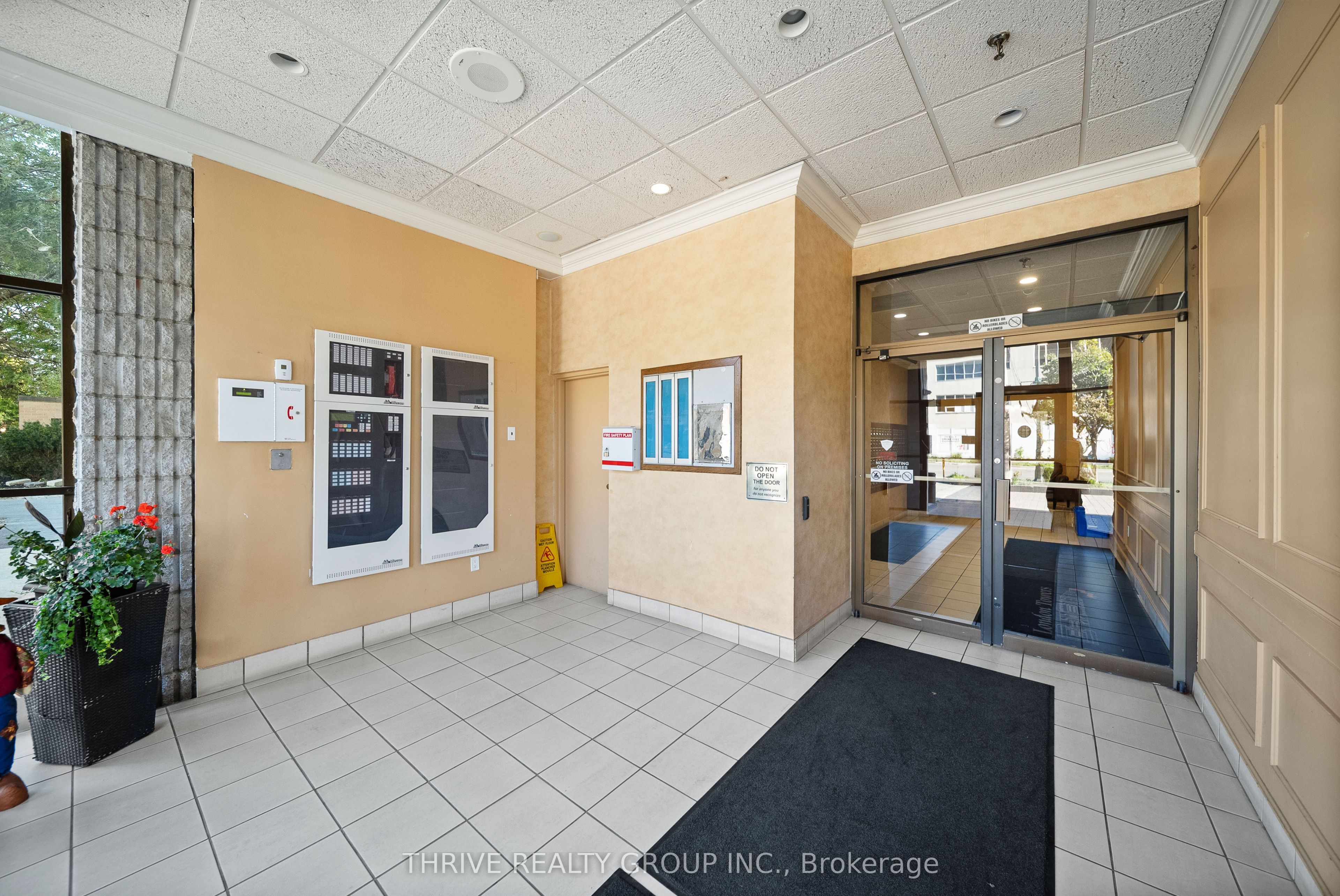 389 Dundas Street 904 Property Photo 2
