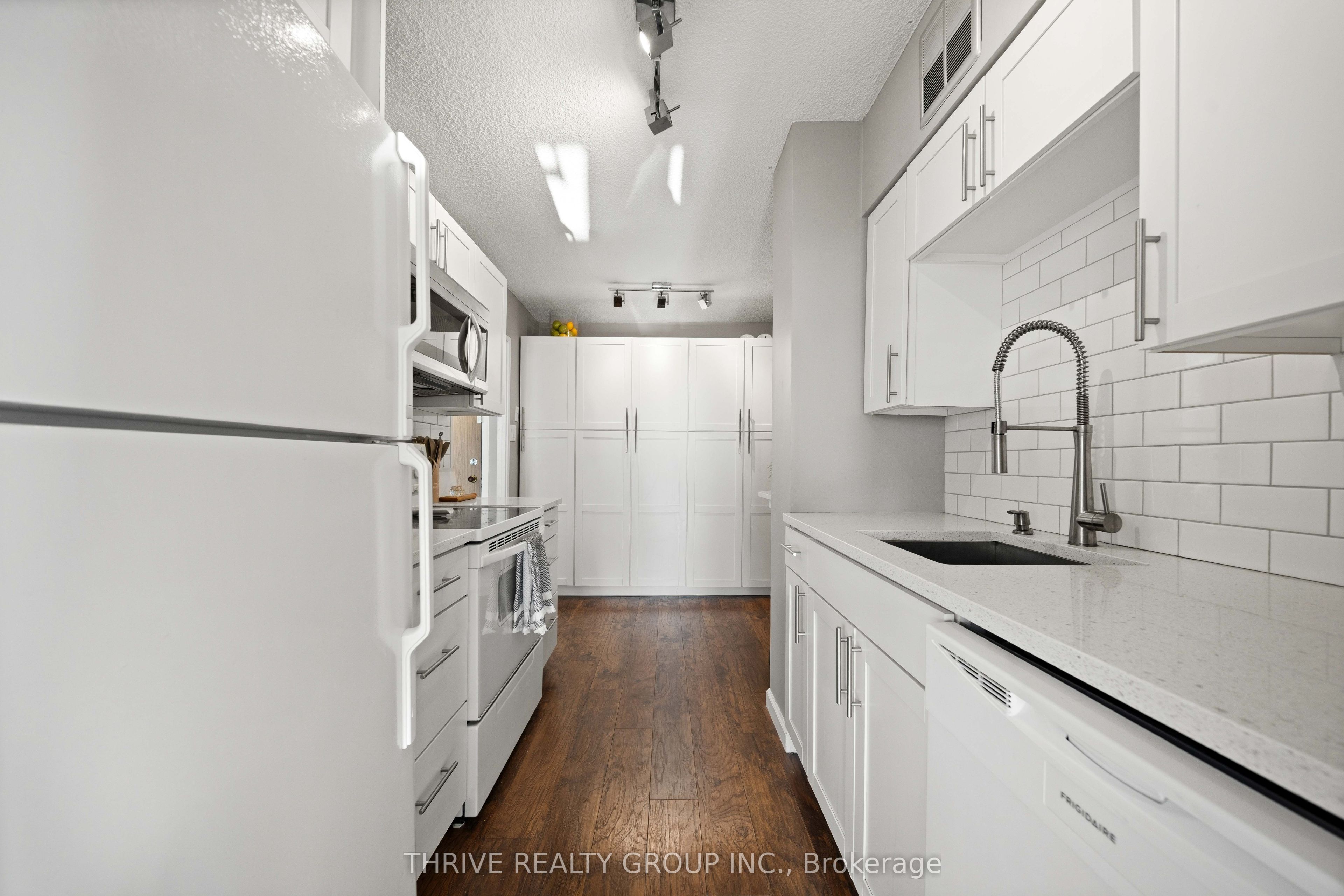 389 Dundas Street 904 Property Photo 14