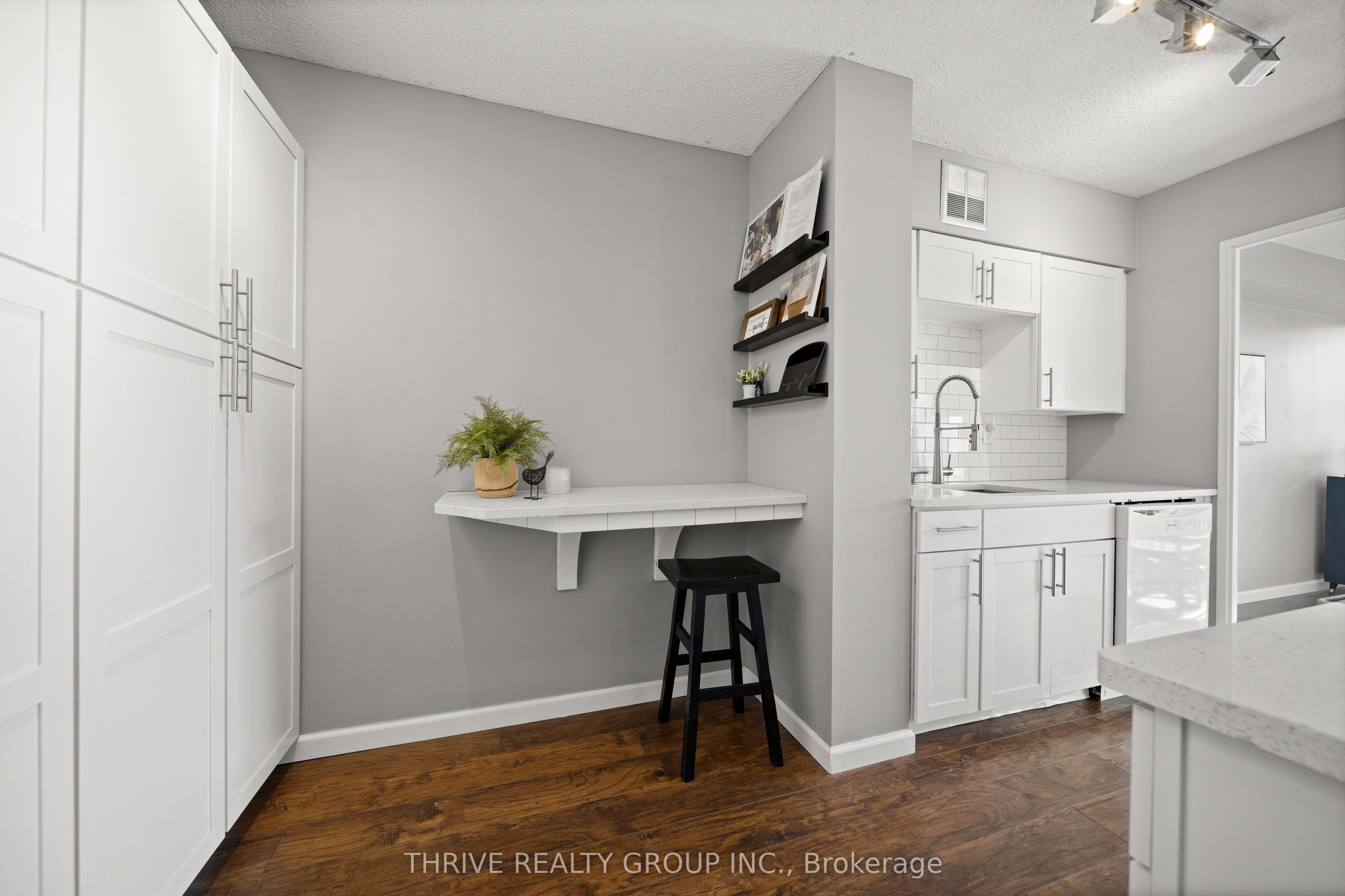 389 Dundas Street 904 Property Photo 17