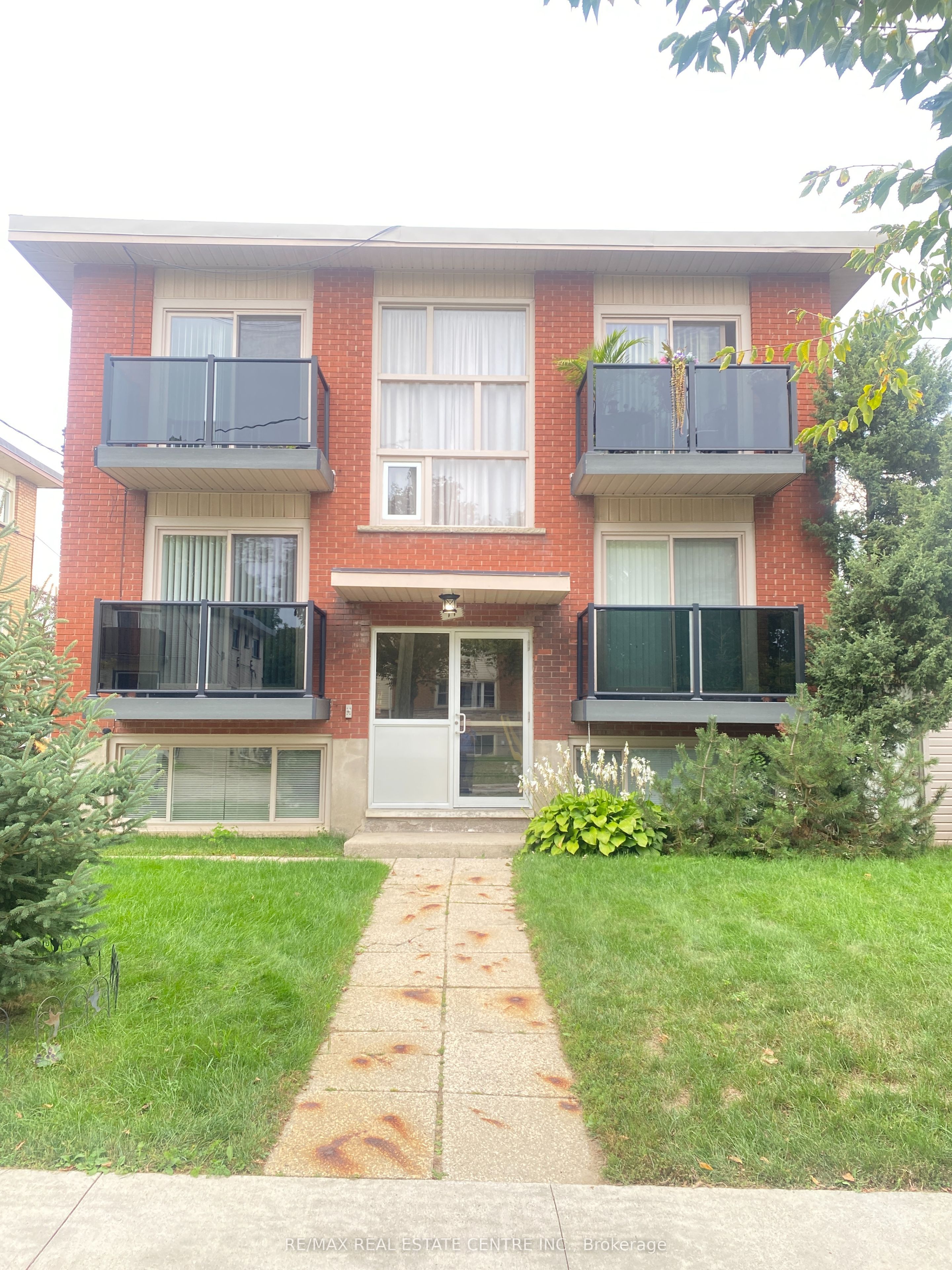 11 Southdale Avenue 3 Property Photo 1
