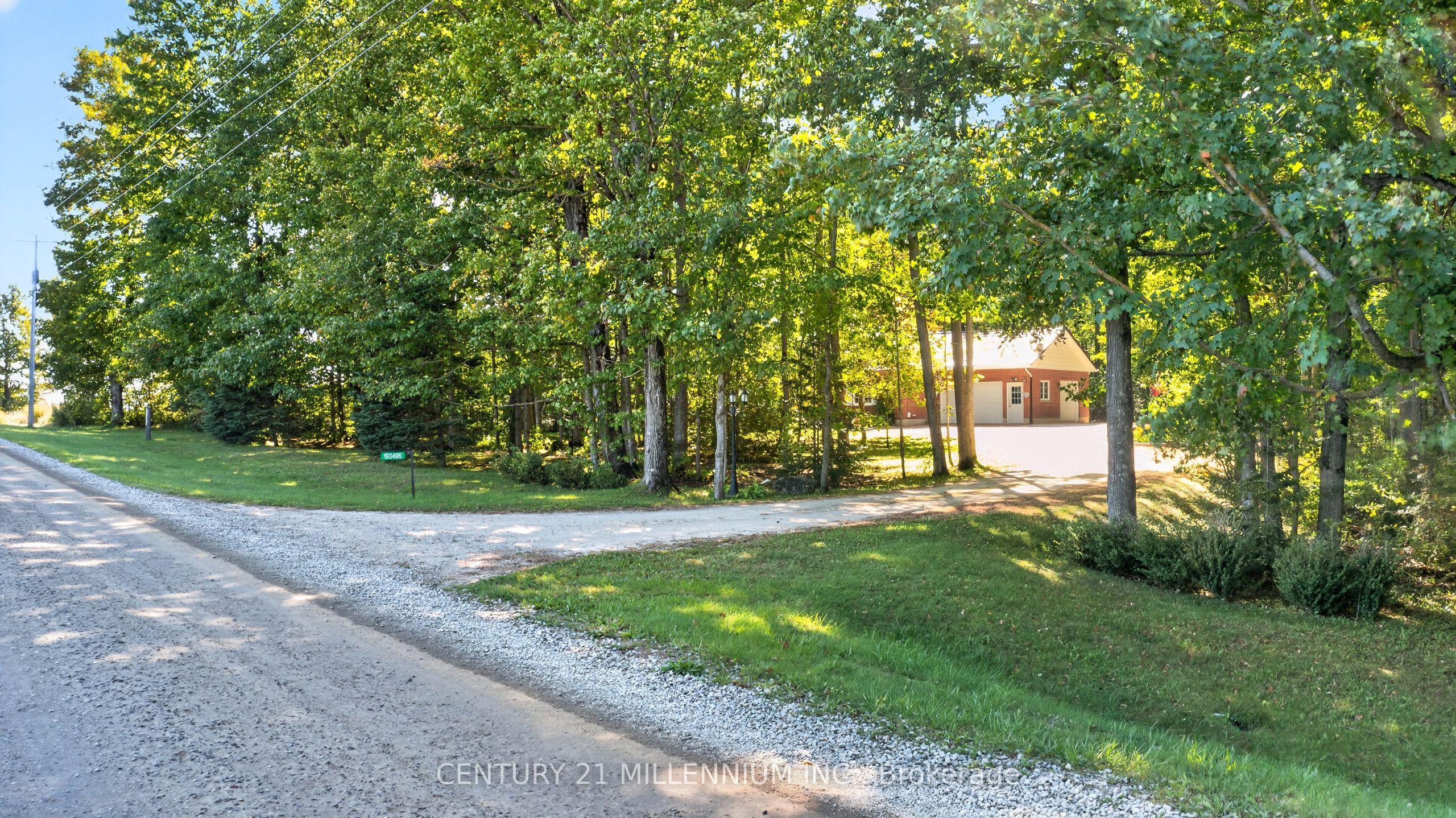 193496 Amaranth - East Luther Townline Property Photo 3