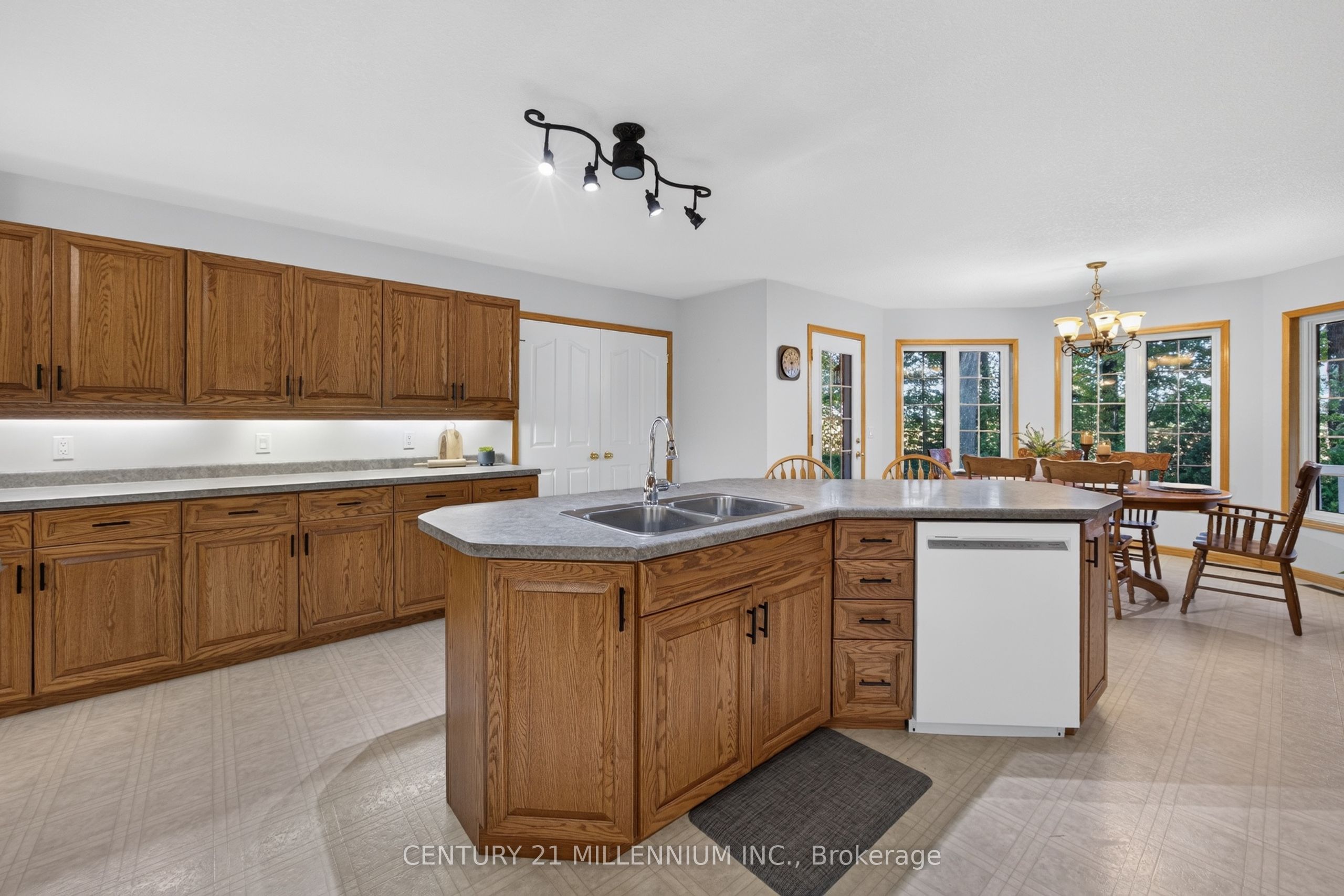 193496 Amaranth - East Luther Townline Property Photo 17