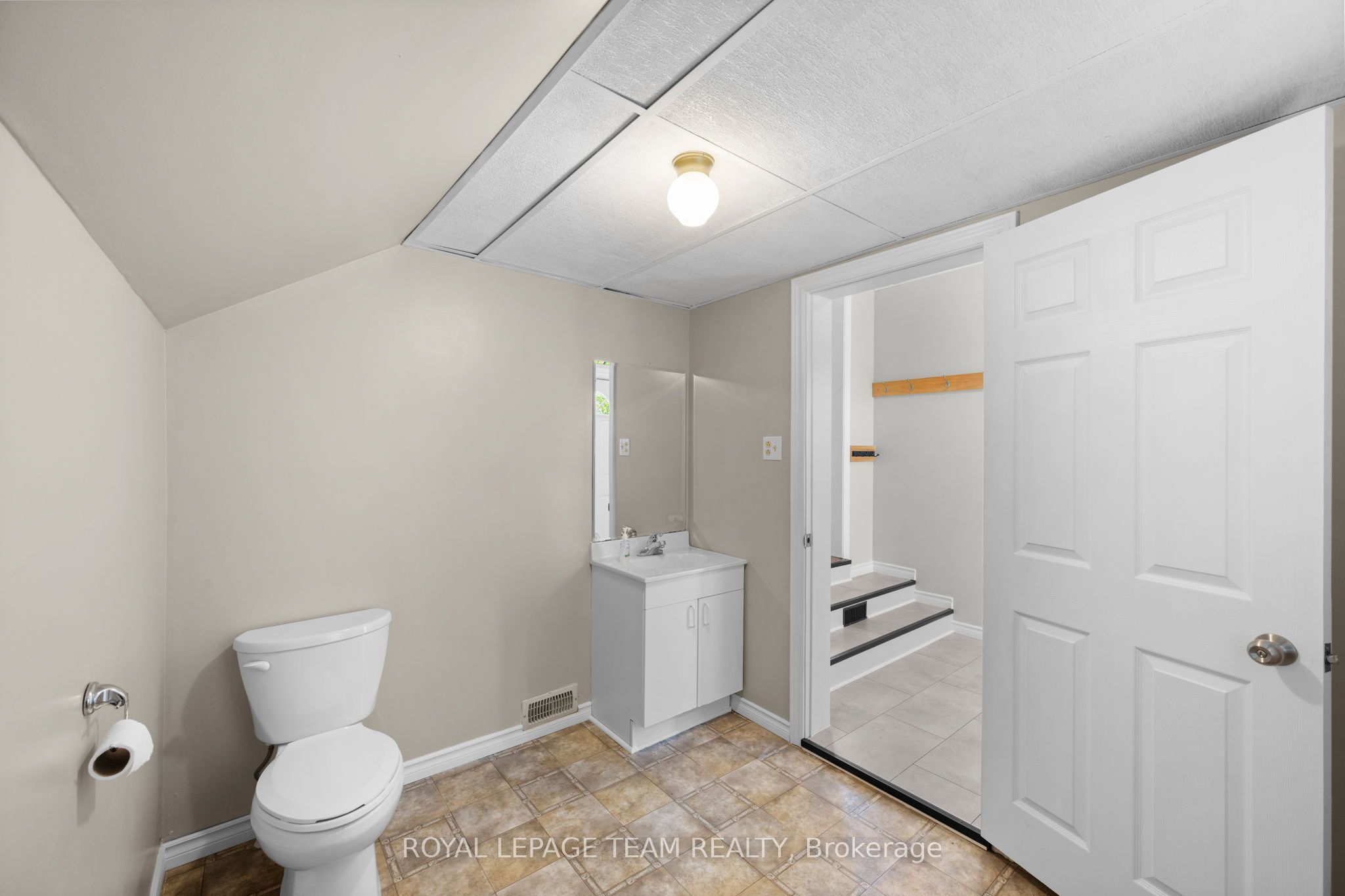 2952 Lough Road Property Photo 16