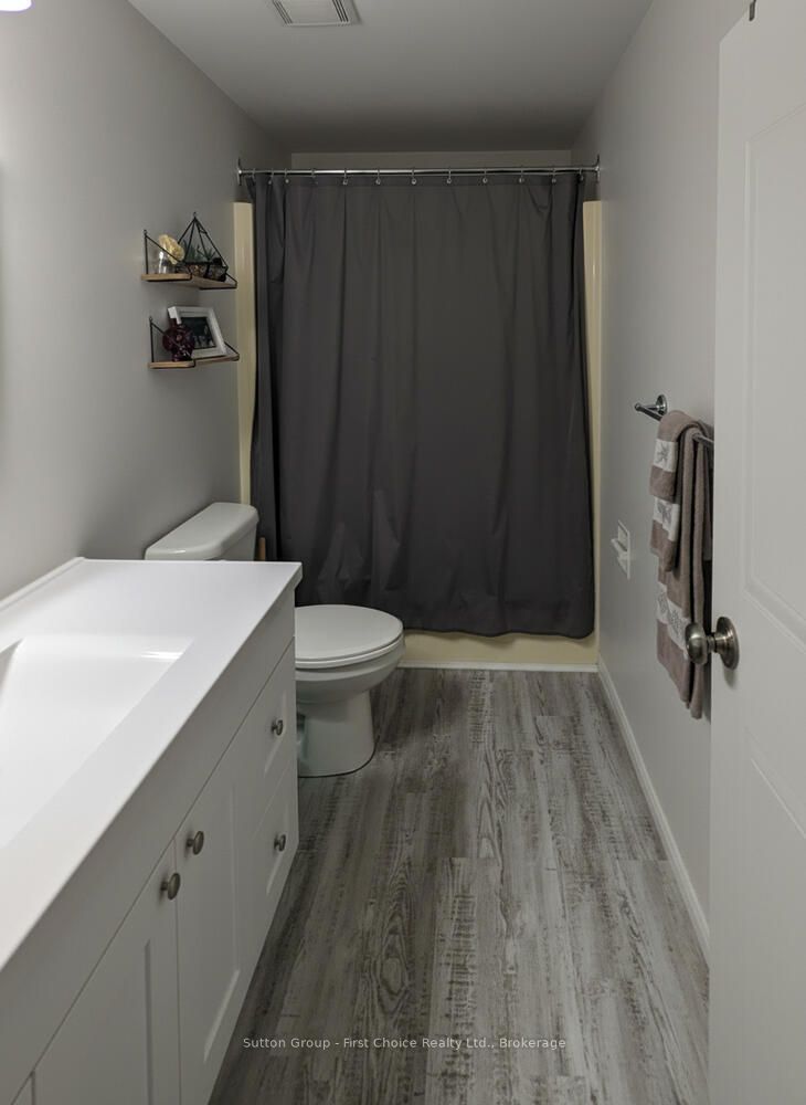 18 Moderwell Street Property Photo 8