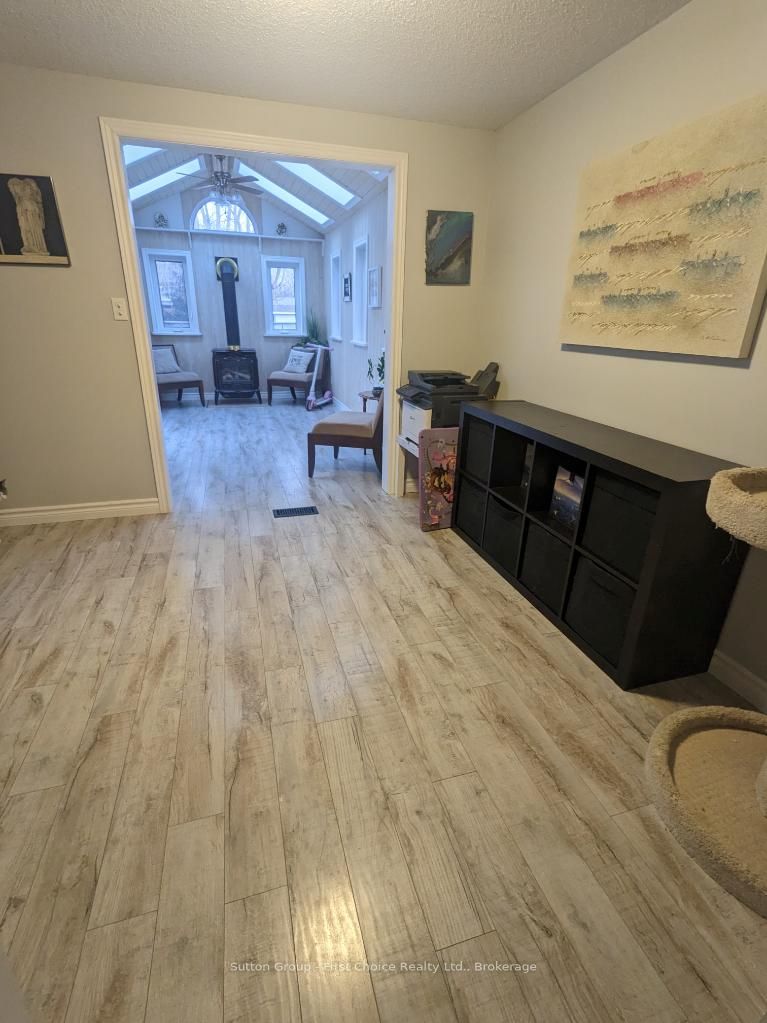 18 Moderwell Street Property Photo 12