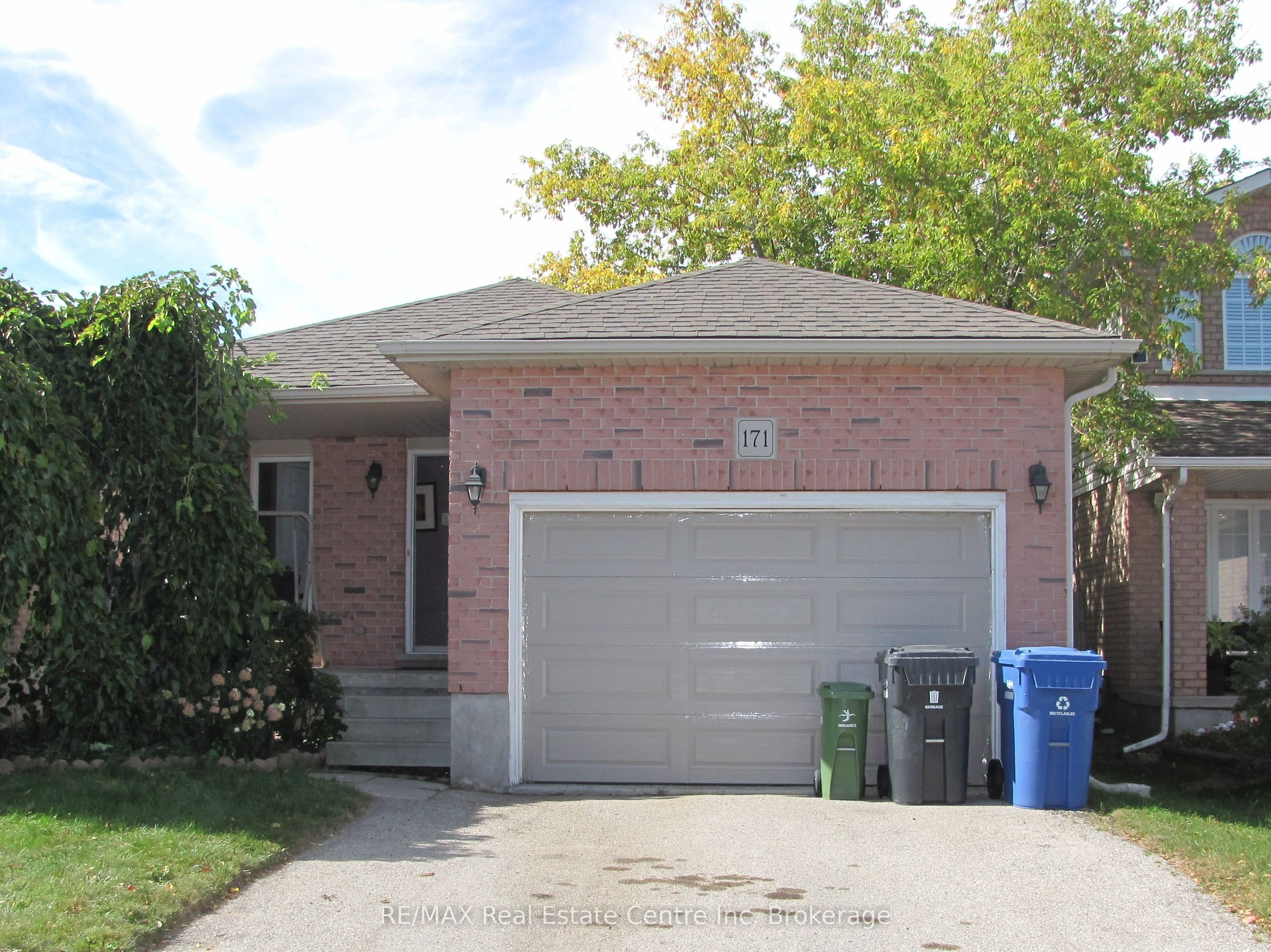 171 Deerpath Drive Property Photo 1