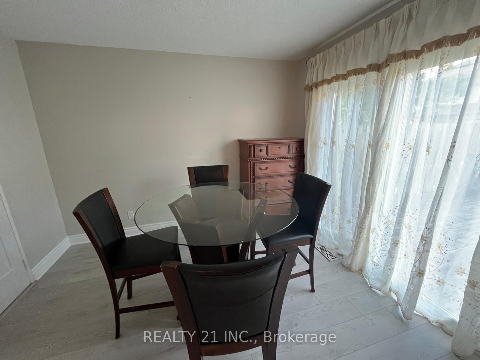 405 Keats Way 2 Property Photo 5