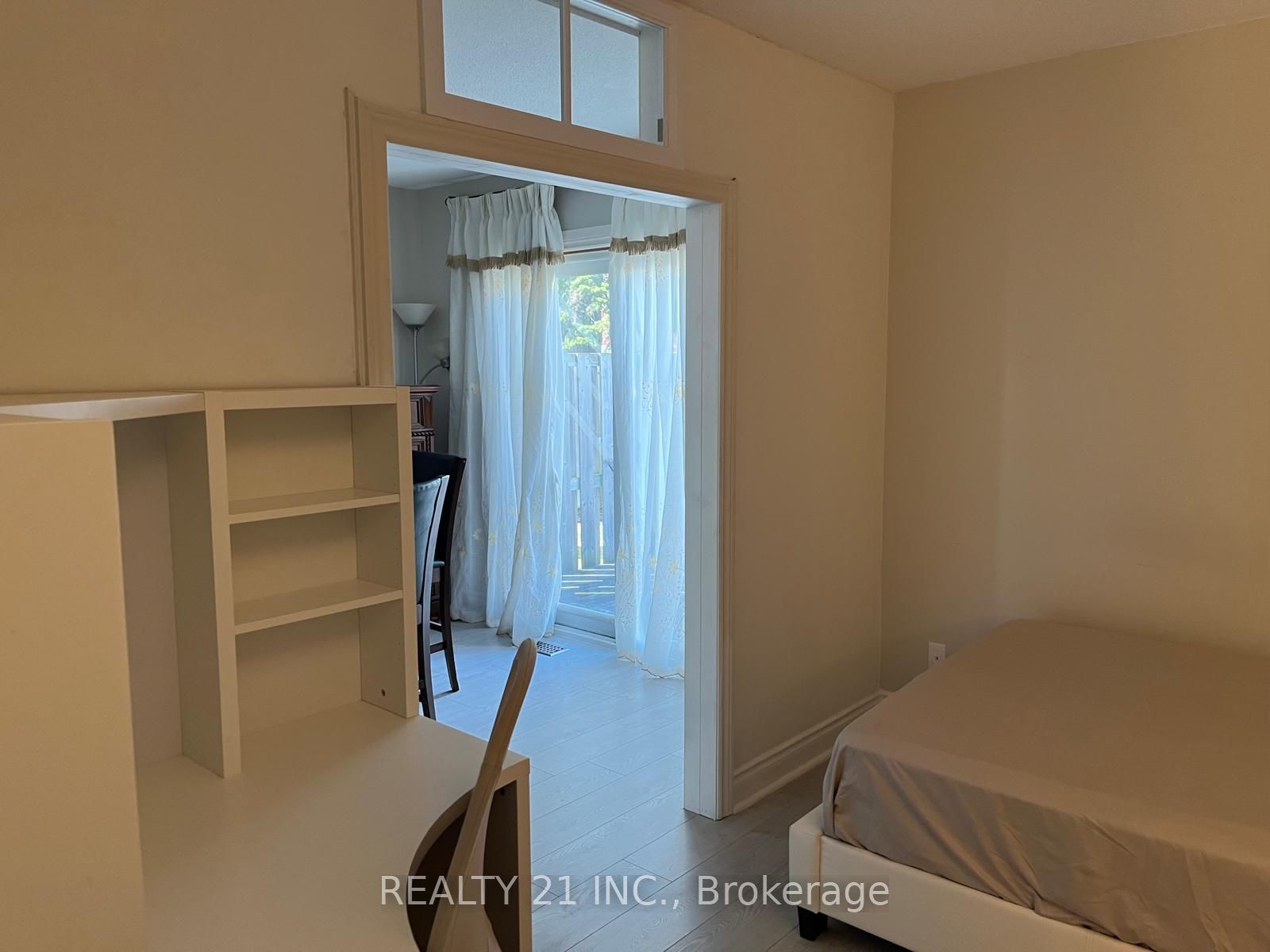 405 Keats Way 2 Property Photo 17