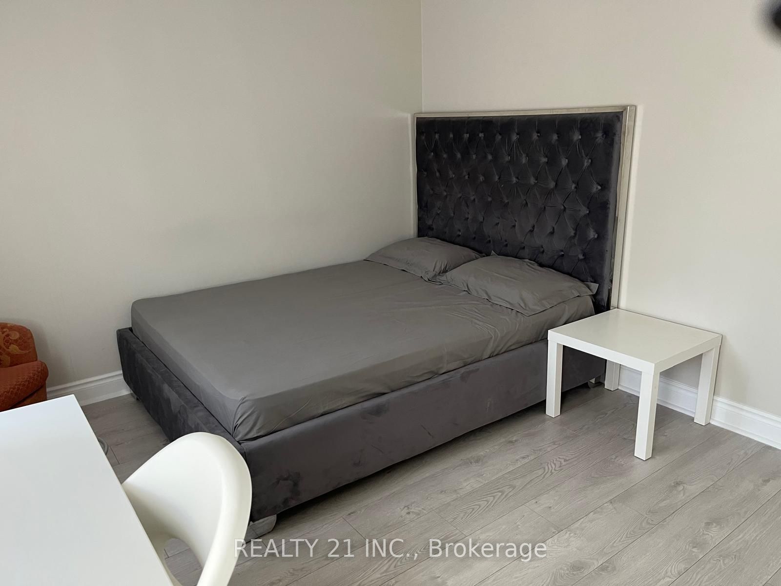 405 Keats Way 2 Property Photo 20