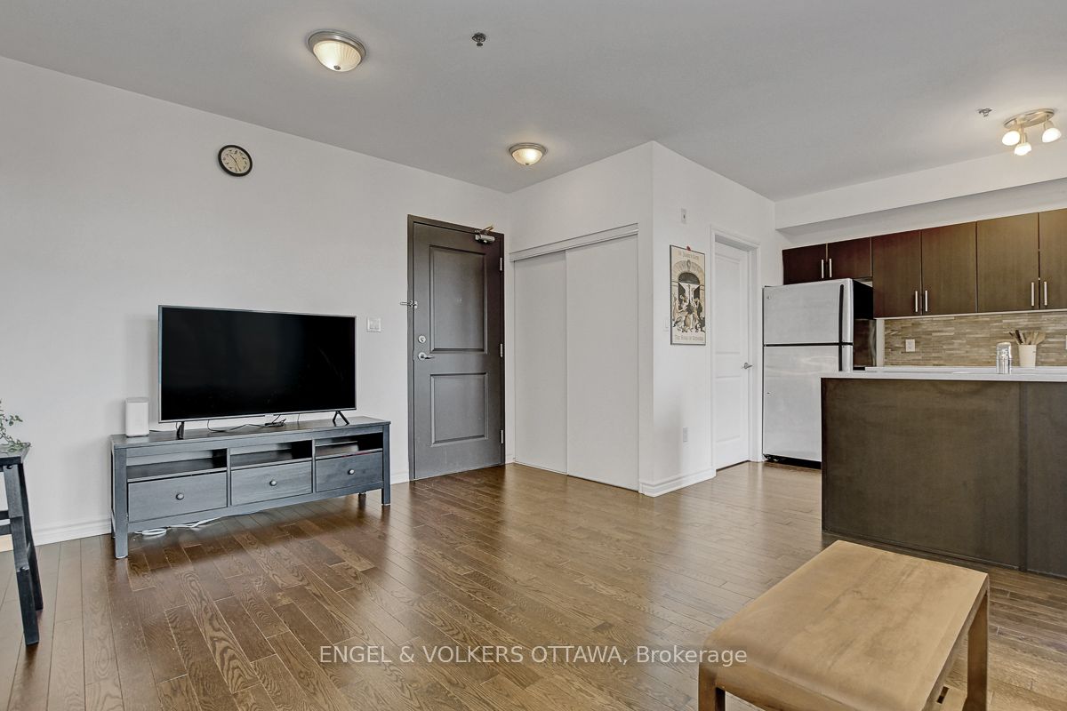 429 Kent Street 428 Property Photo 7