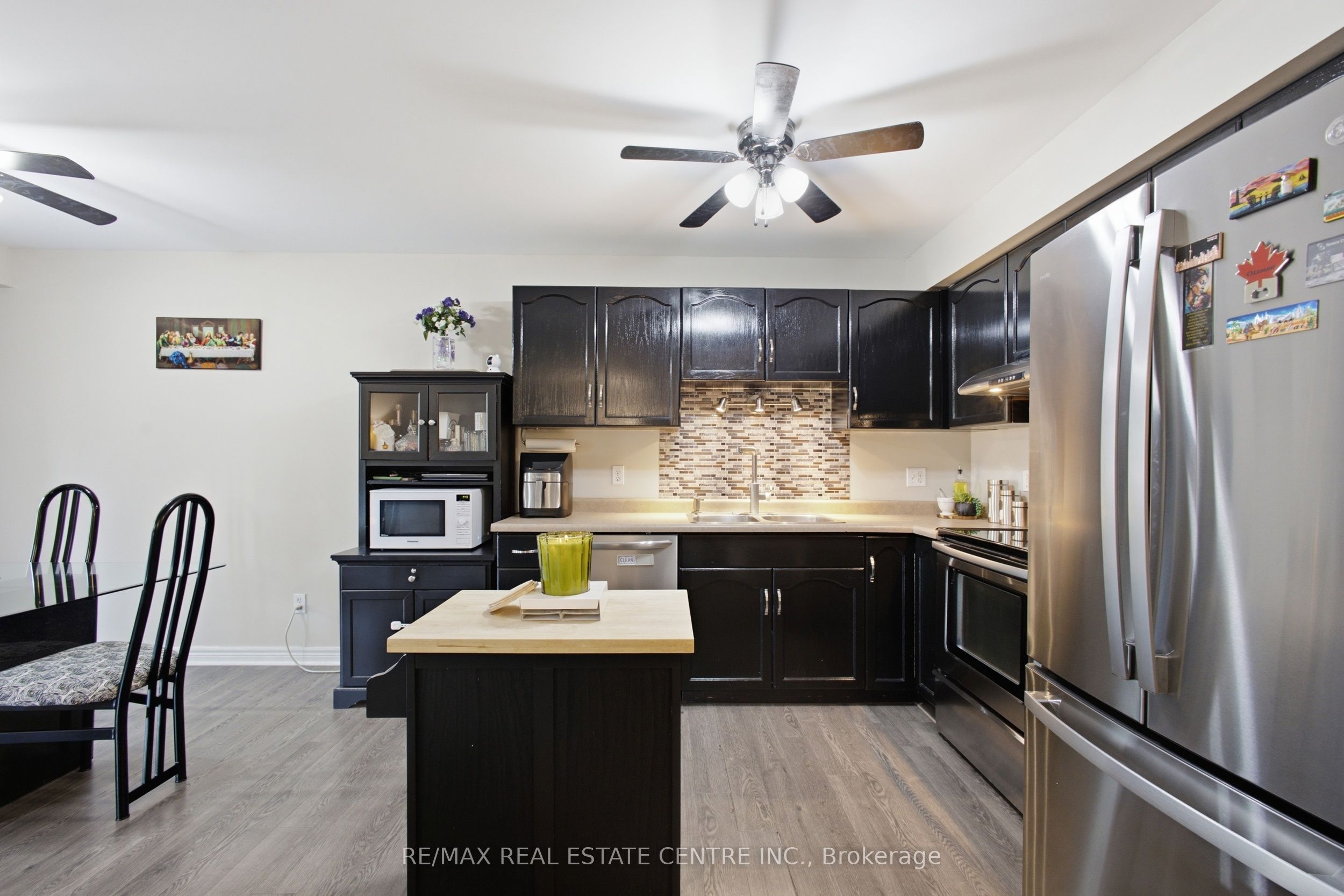 801 Hunters Gate Crescent Property Photo 11