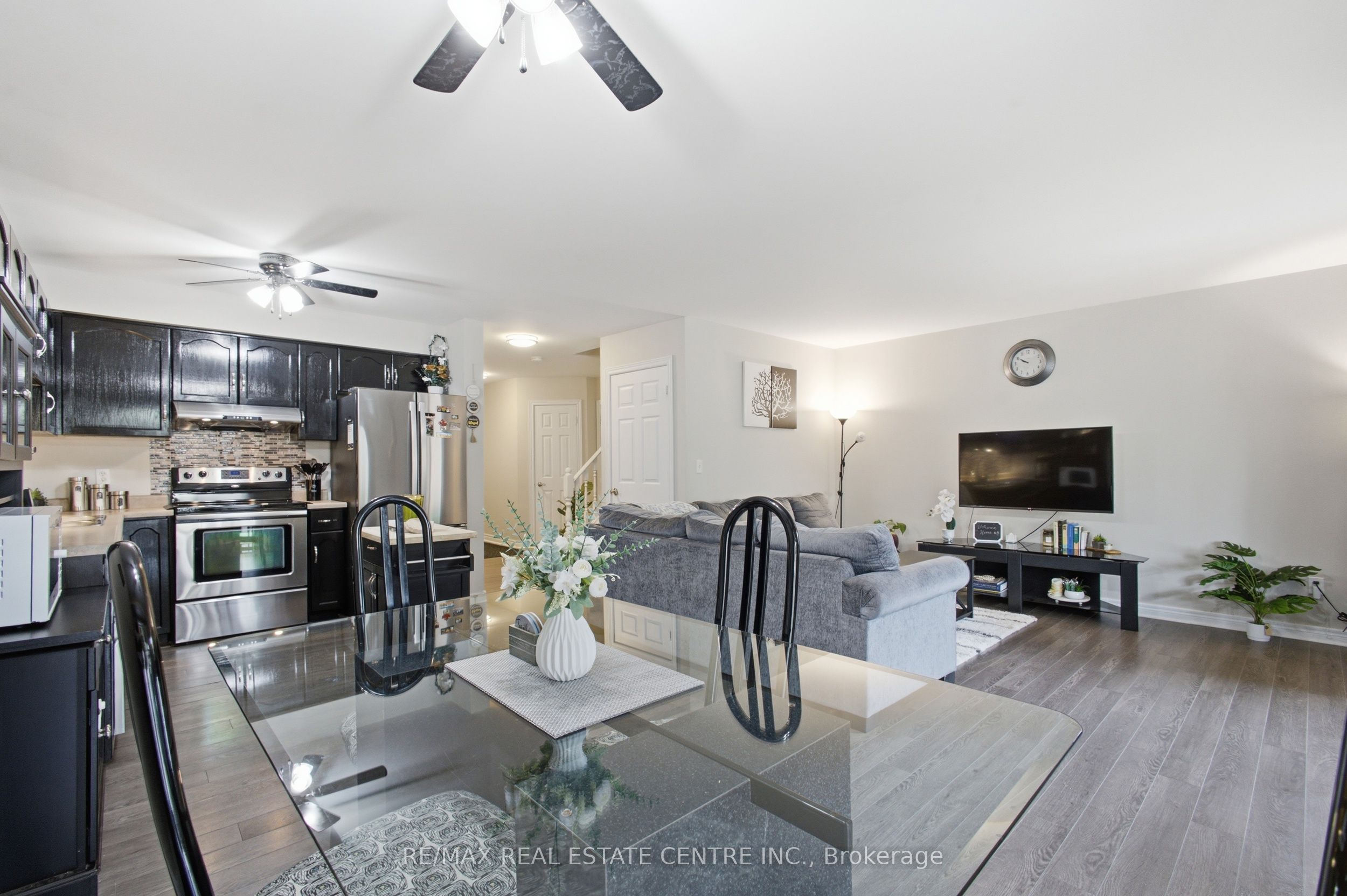 801 Hunters Gate Crescent Property Photo 12
