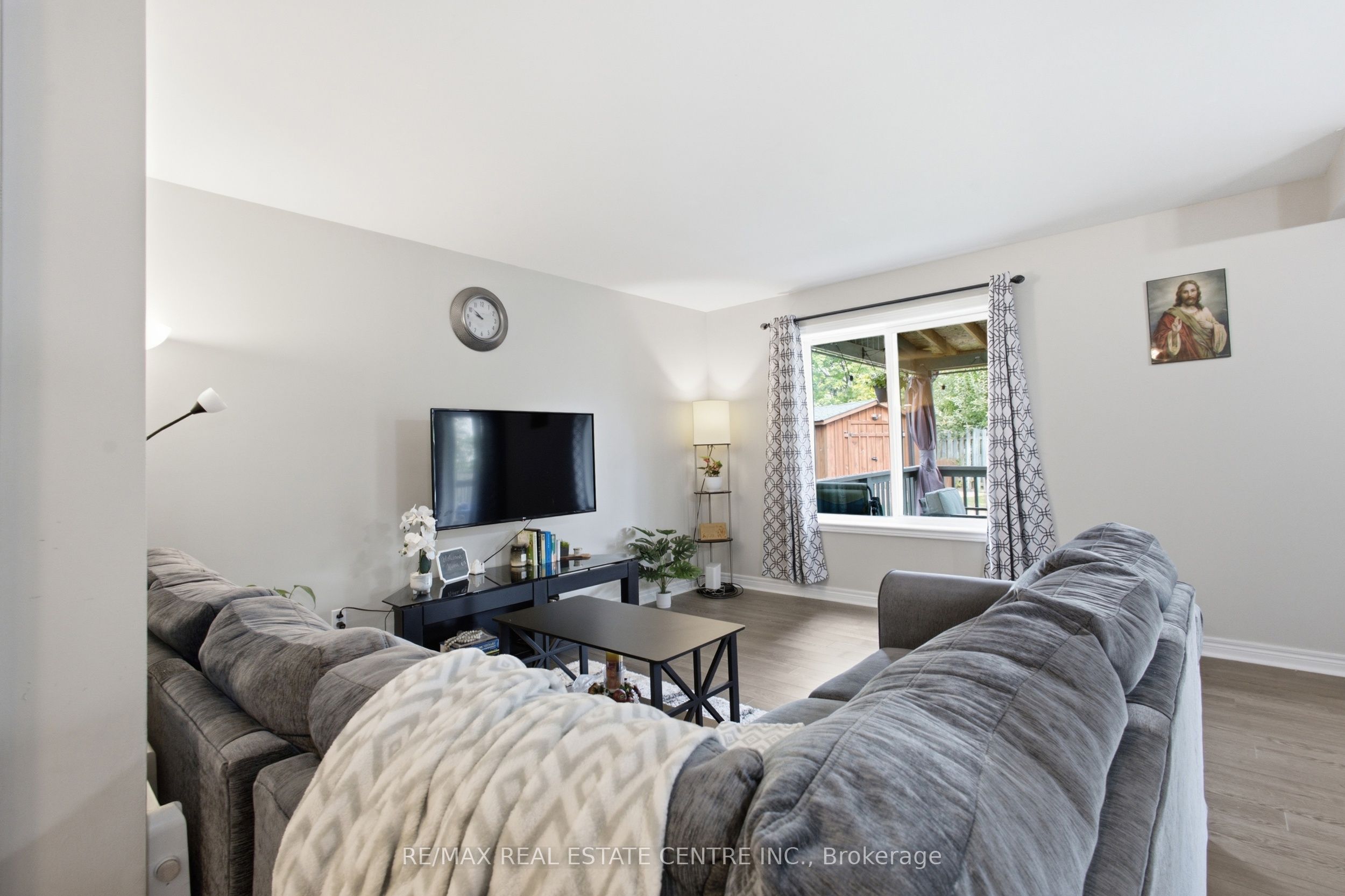 801 Hunters Gate Crescent Property Photo 13