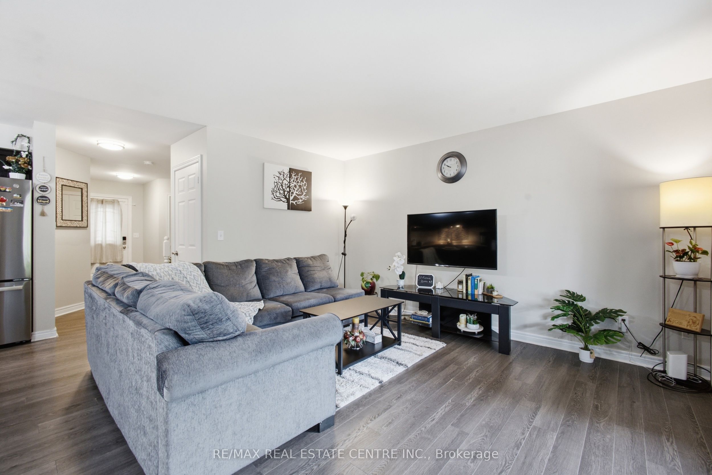 801 Hunters Gate Crescent Property Photo 14