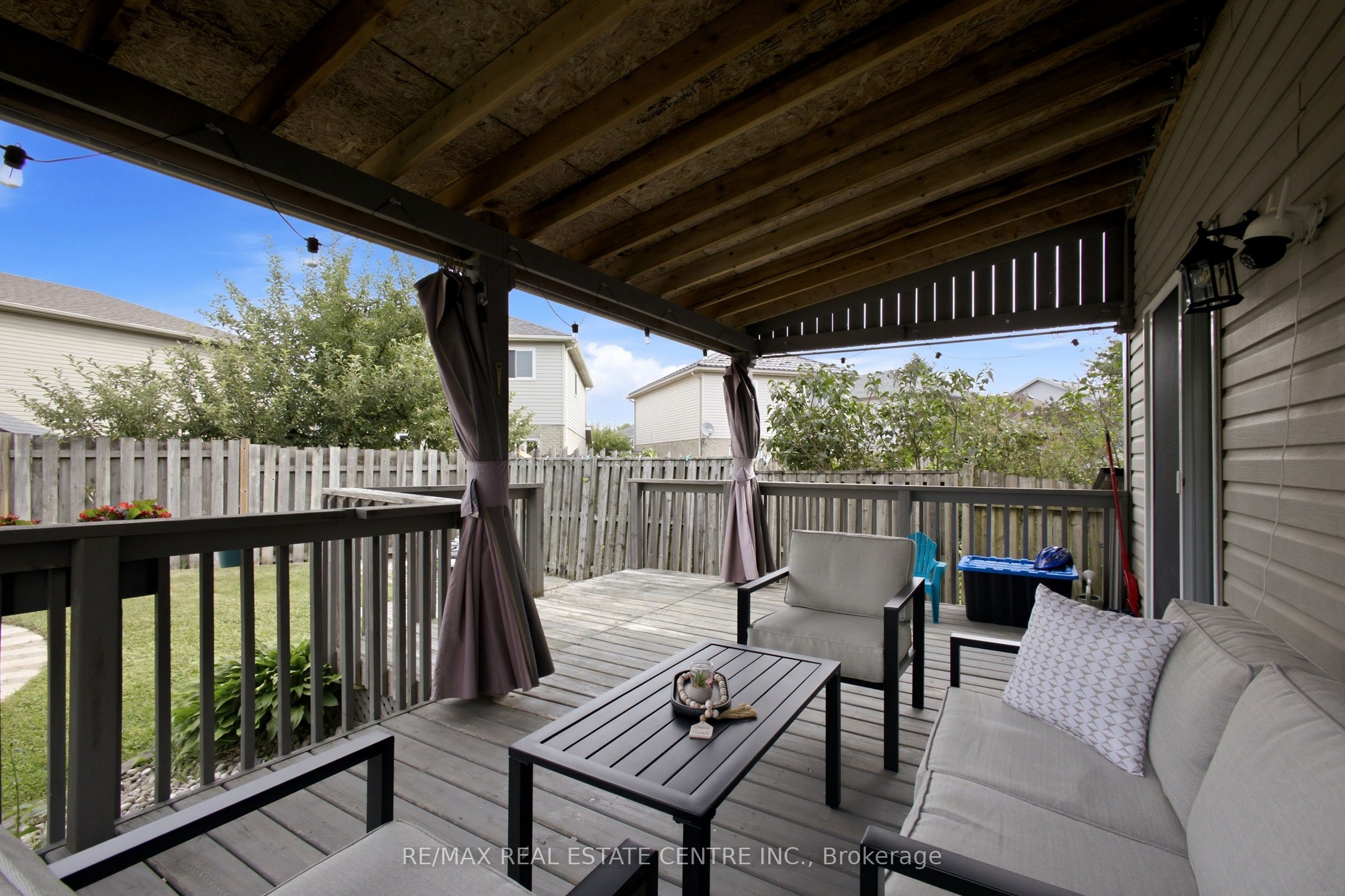 801 Hunters Gate Crescent Property Photo 23
