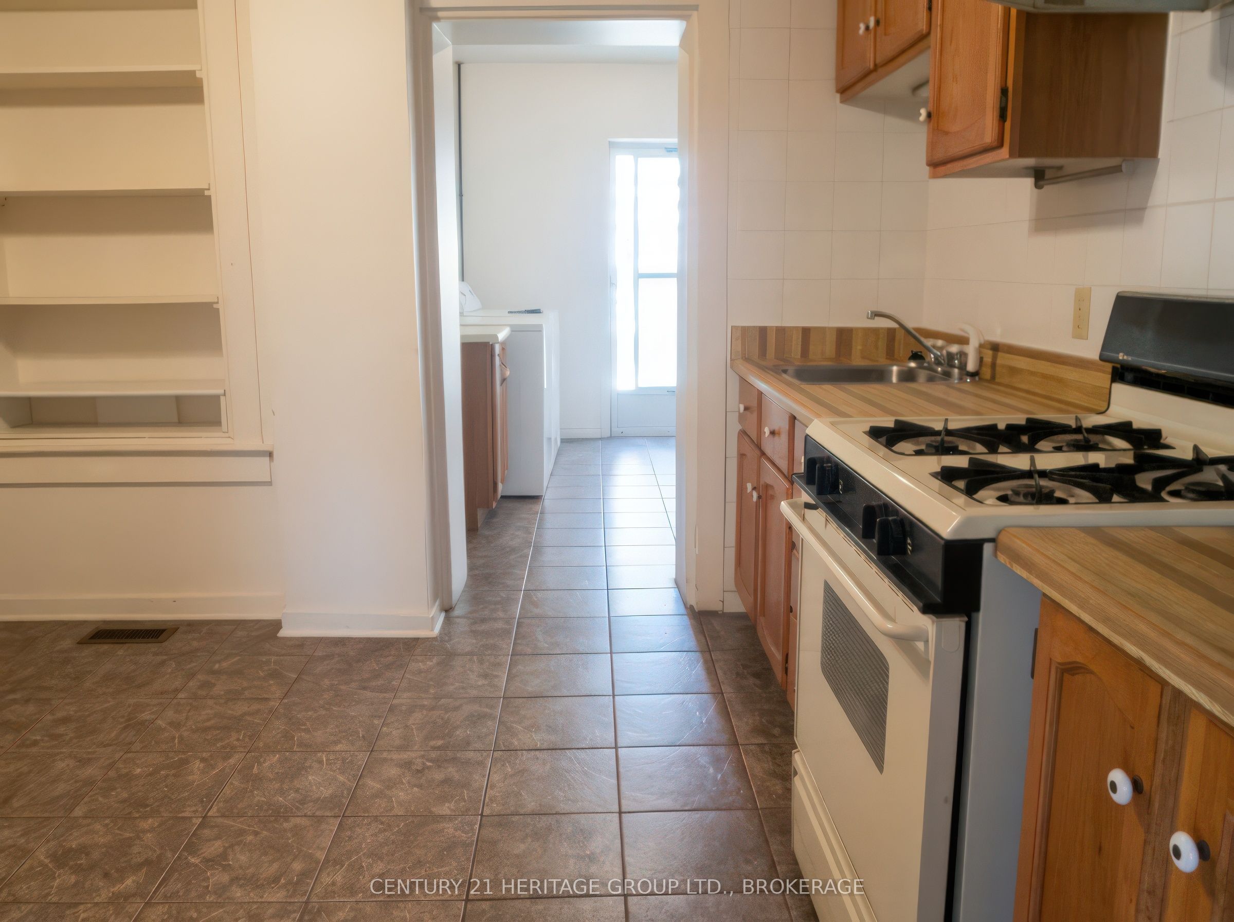 154 Stephen Street Property Photo 2