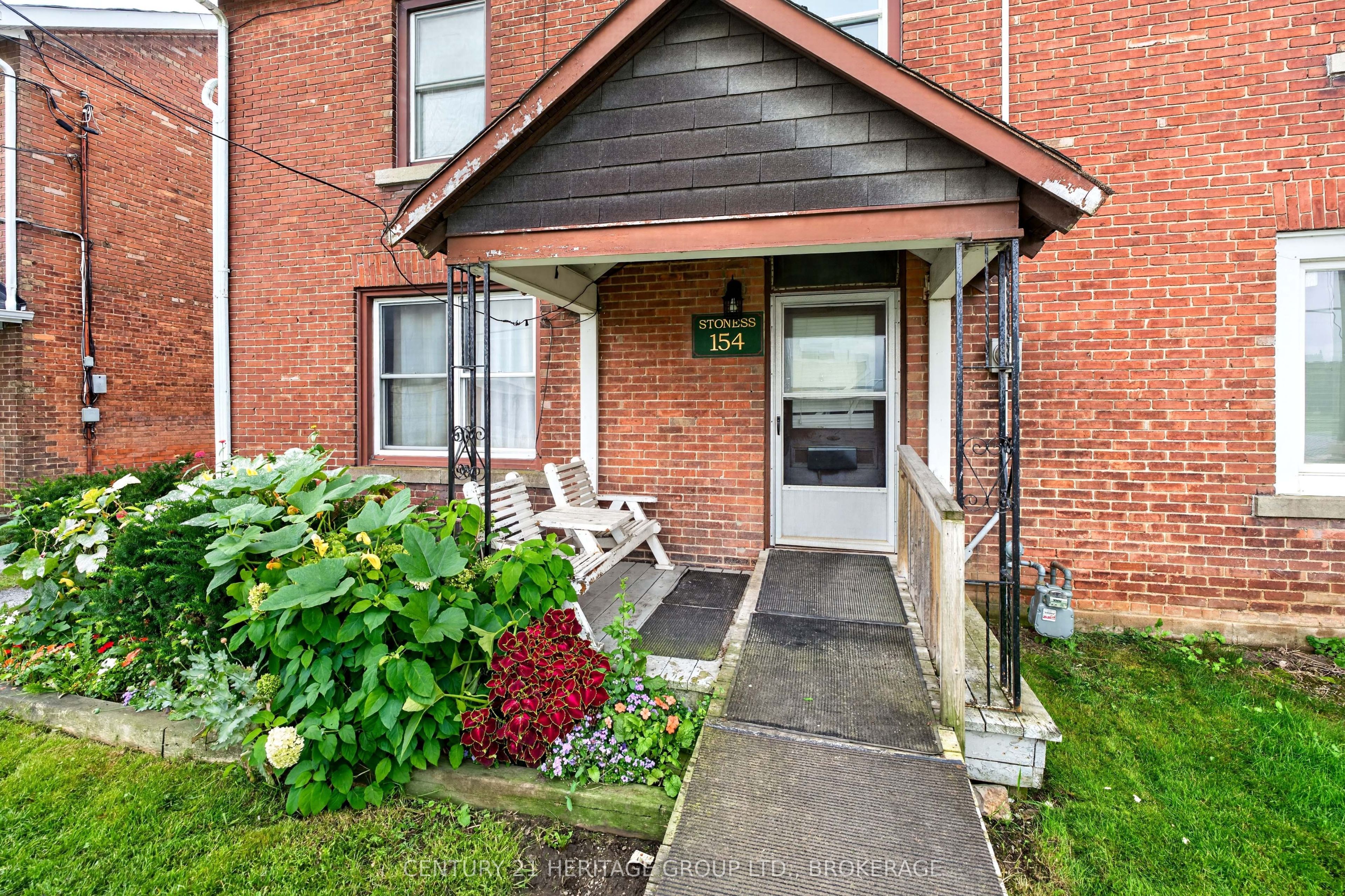 154 Stephen Street Property Photo 9
