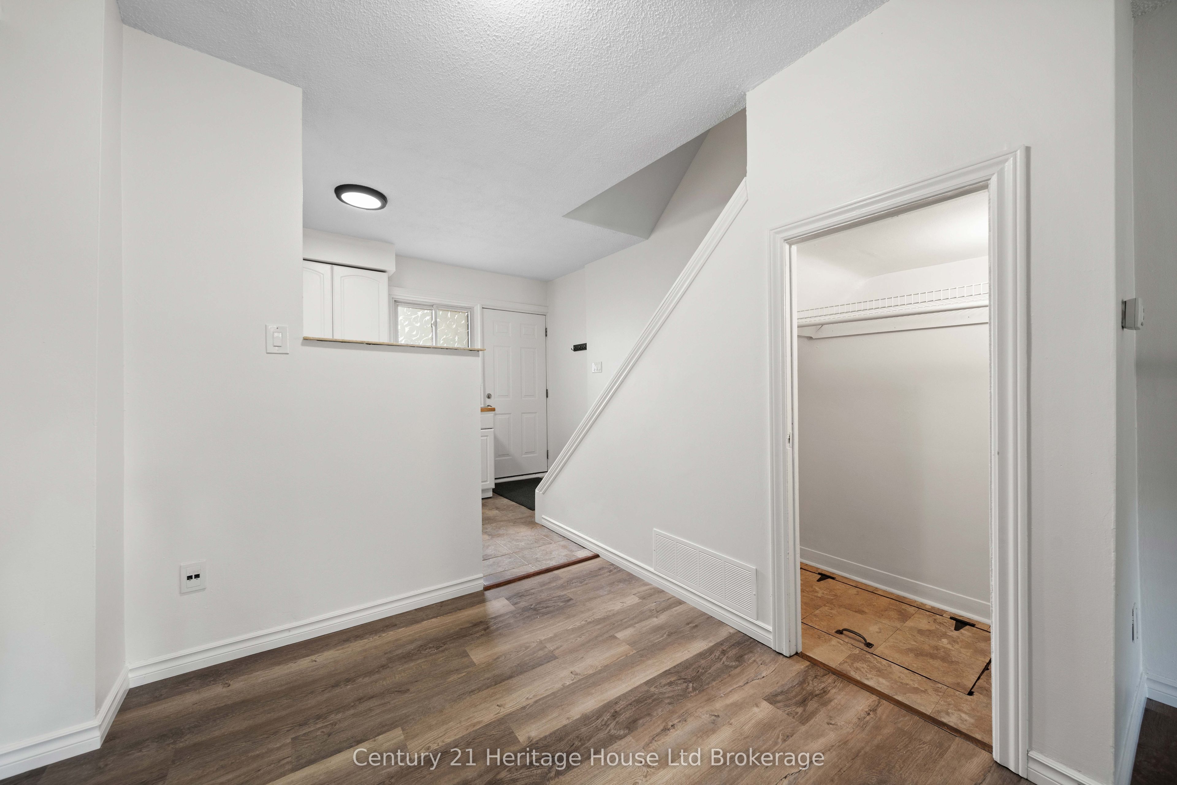 1090 Kipps Lane 130 Property Photo 6