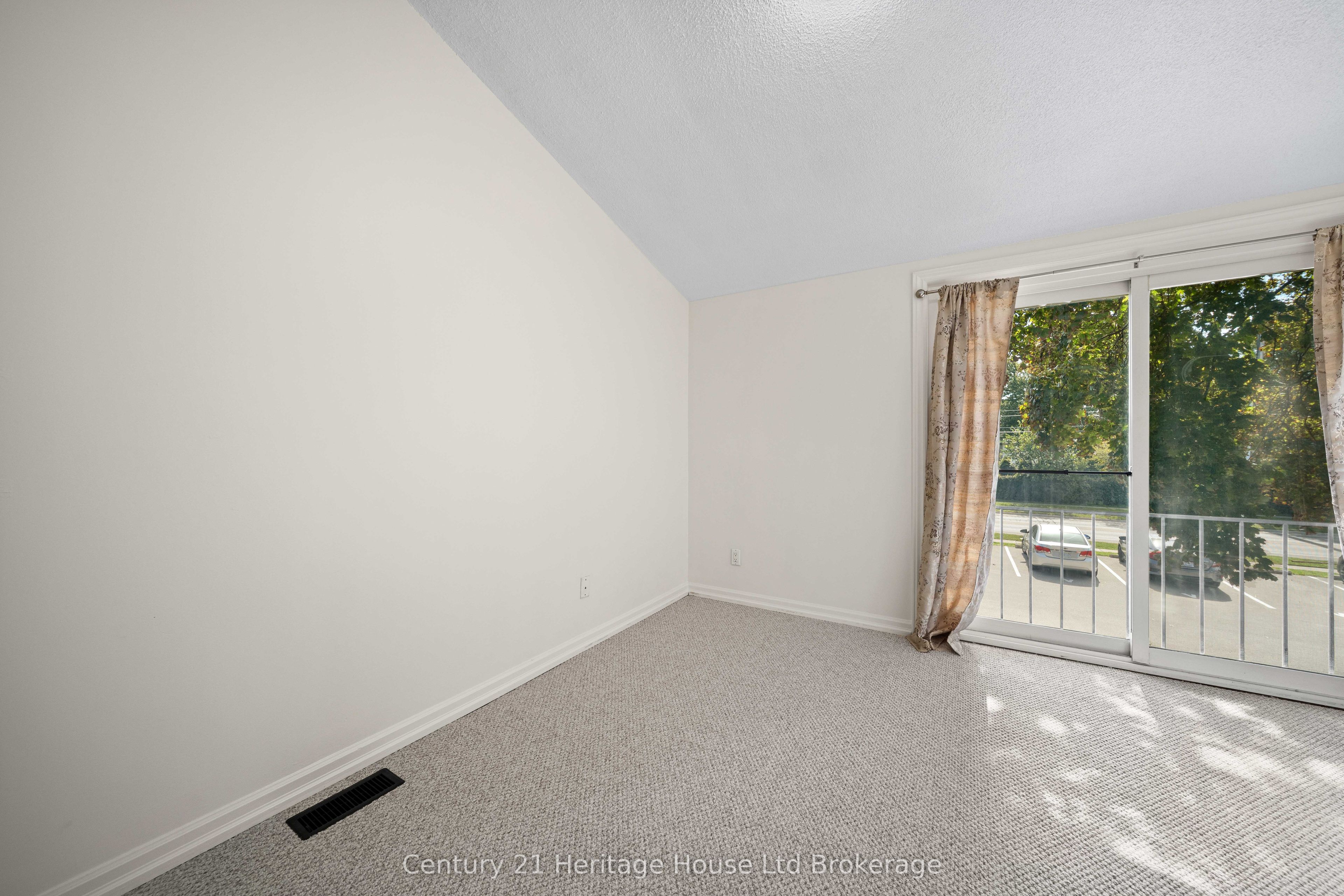 1090 Kipps Lane 130 Property Photo 10