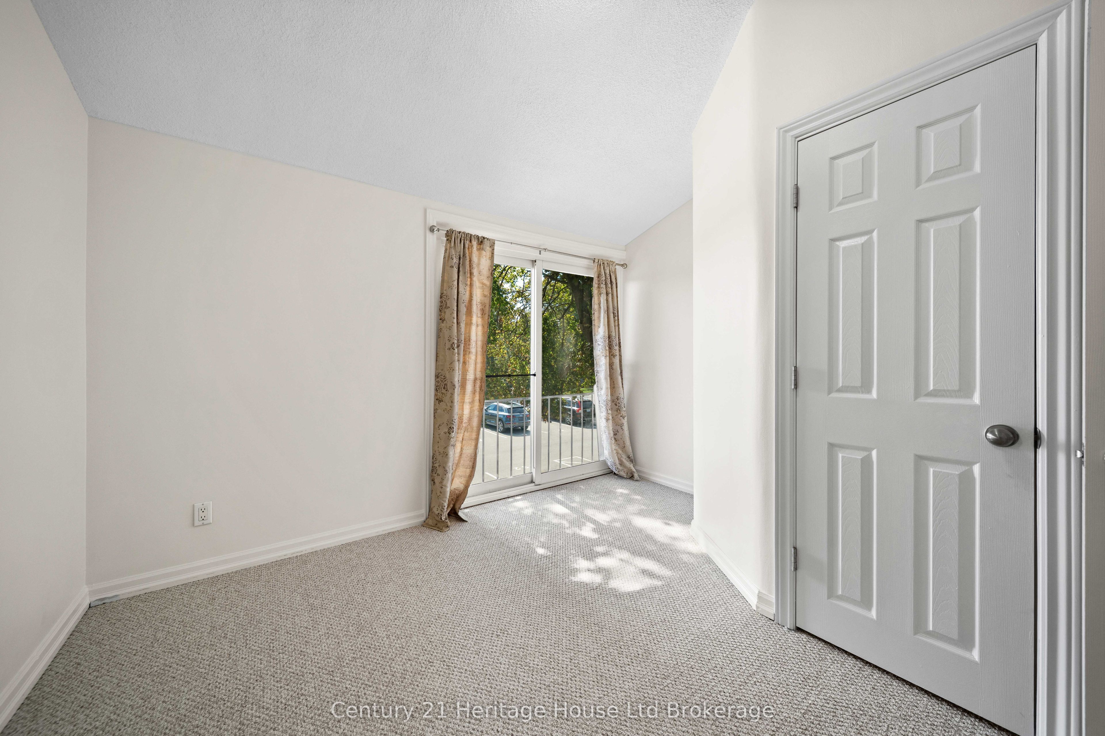 1090 Kipps Lane 130 Property Photo 11
