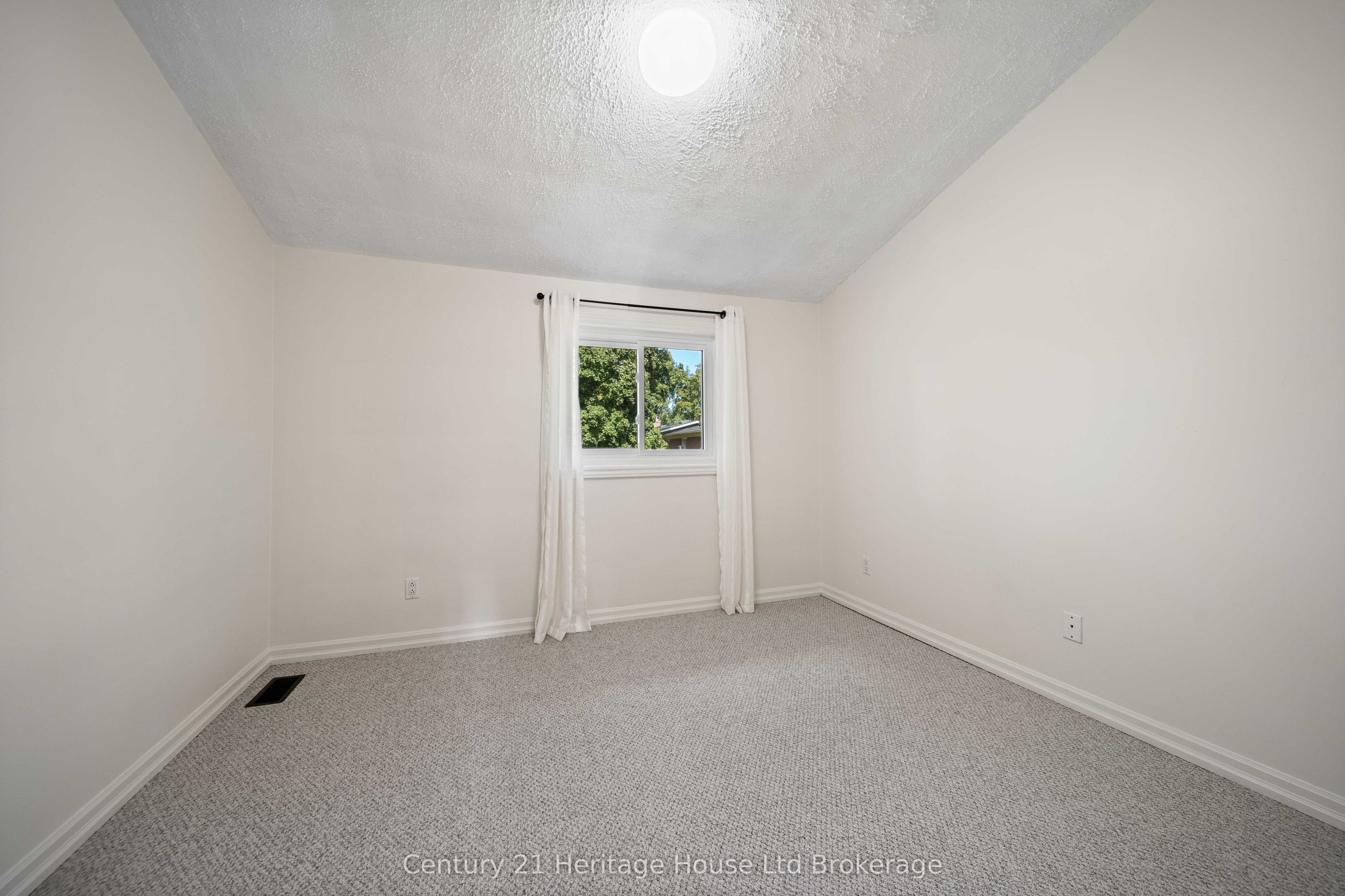 1090 Kipps Lane 130 Property Photo 12