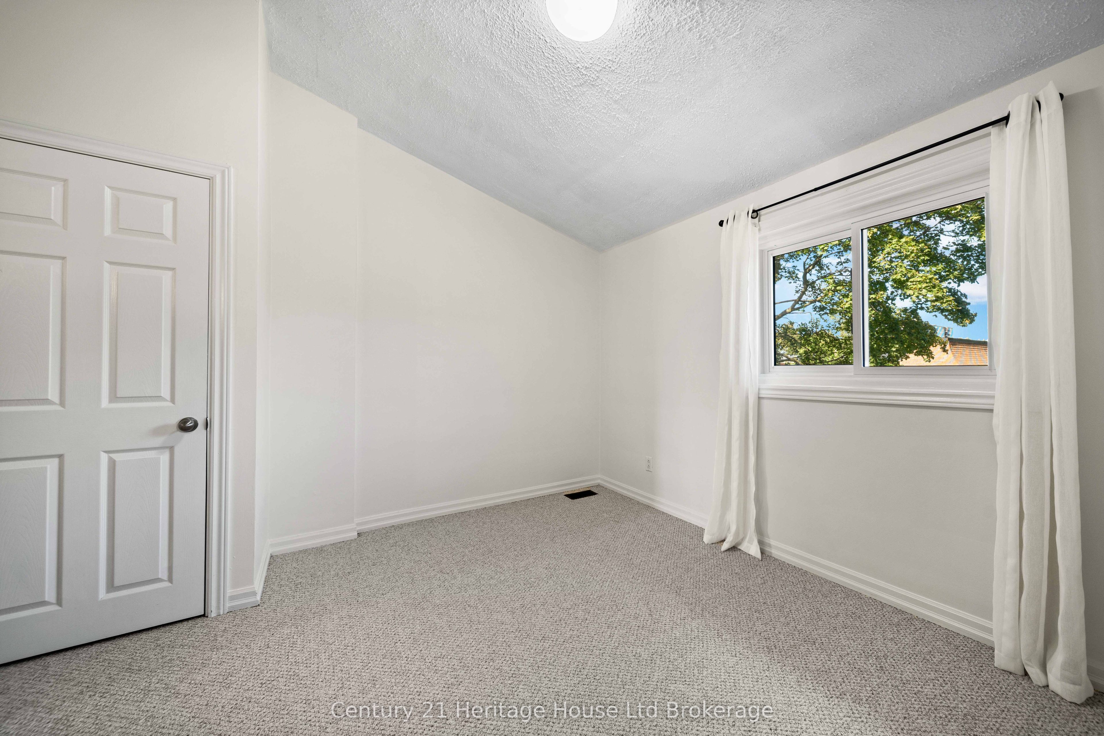 1090 Kipps Lane 130 Property Photo 13