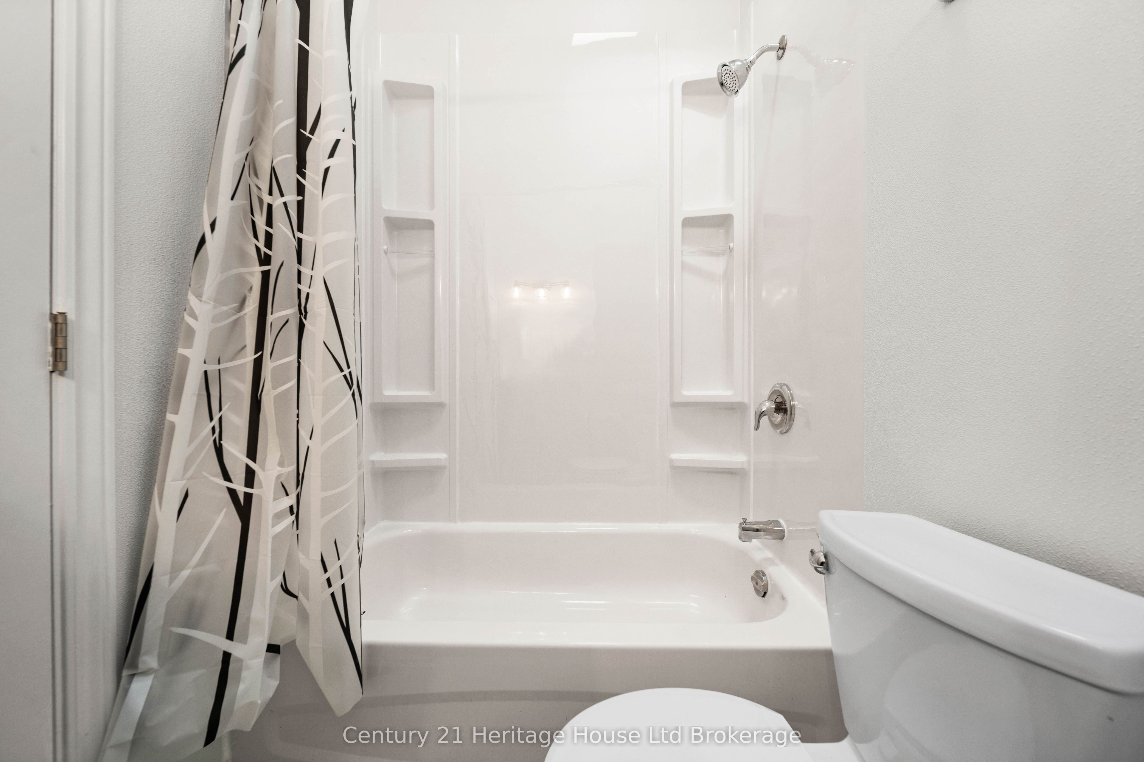 1090 Kipps Lane 130 Property Photo 16