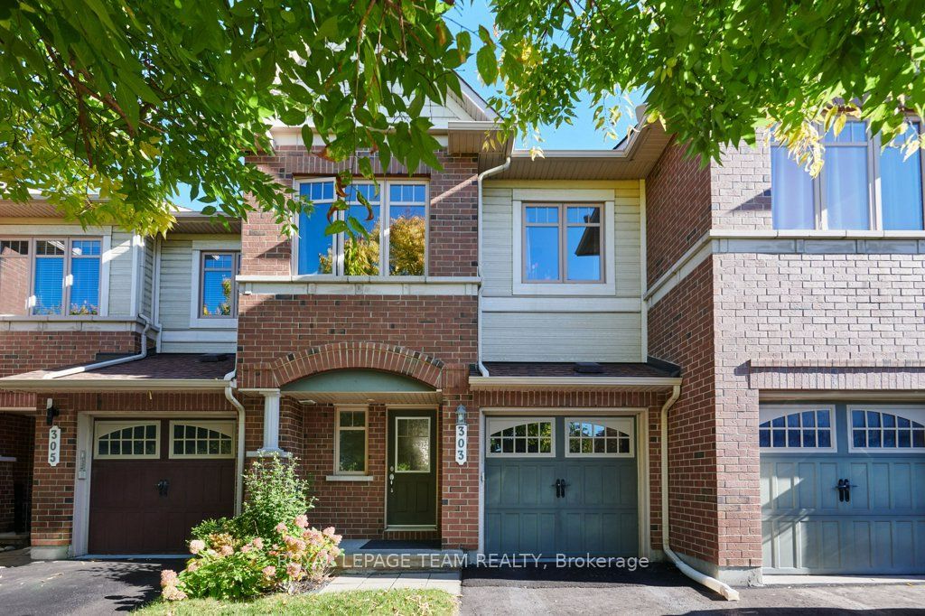 303 Balinroan Crescent Property Photo 1