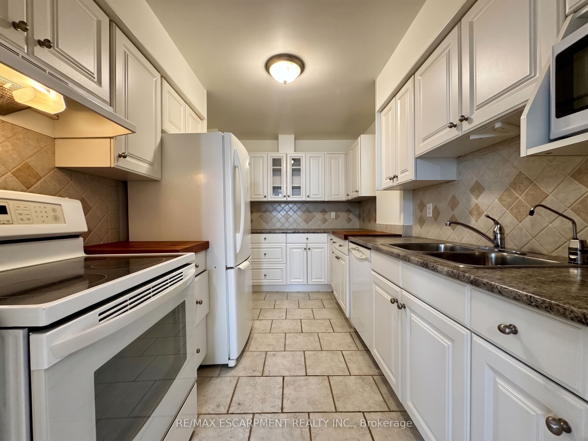 35 Towering Heights Boulevard 809 Property Photo 5