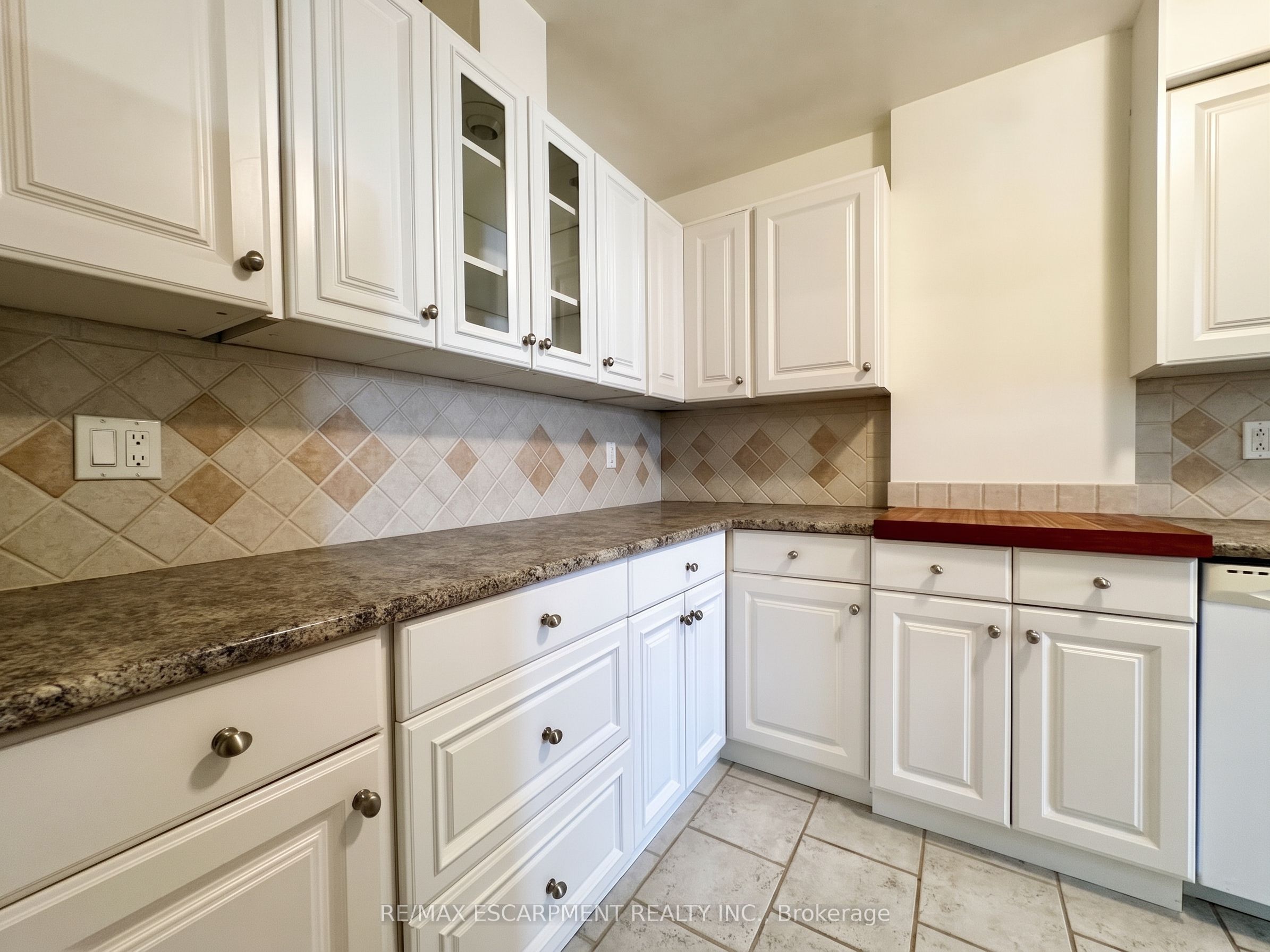 35 Towering Heights Boulevard 809 Property Photo 6