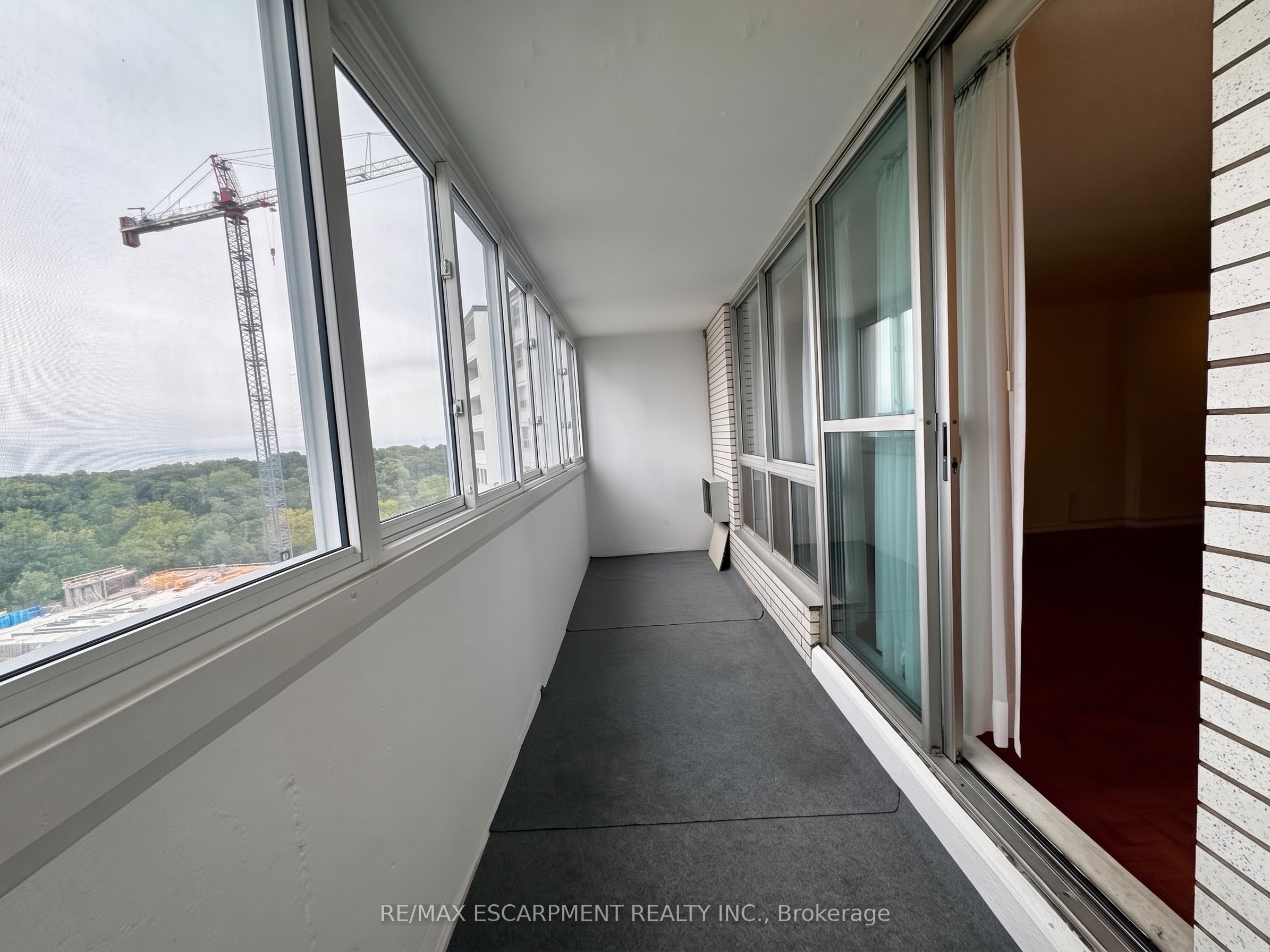 35 Towering Heights Boulevard 809 Property Photo 13