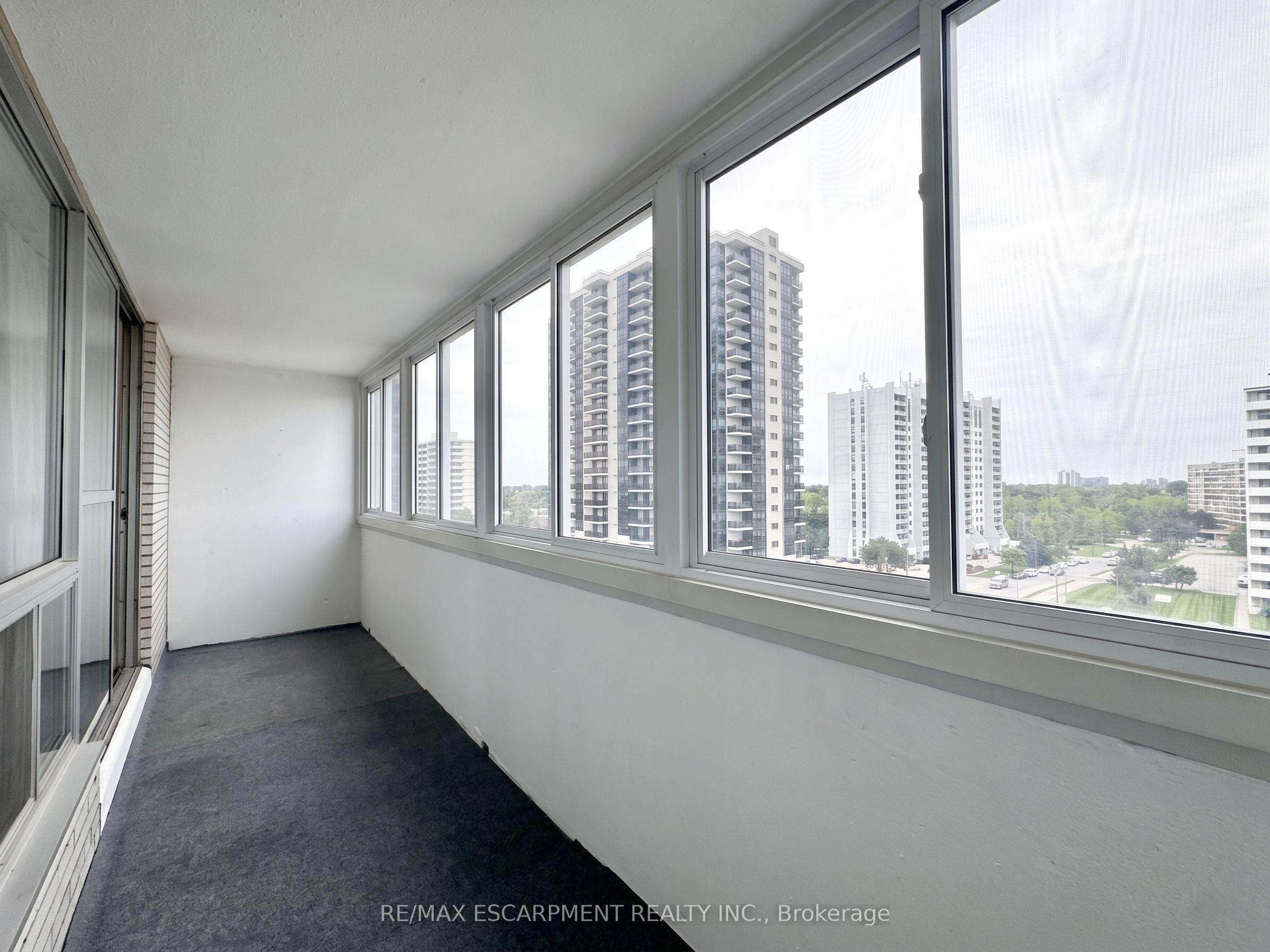 35 Towering Heights Boulevard 809 Property Photo 14