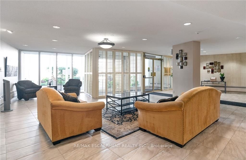 35 Towering Heights Boulevard 809 Property Photo 16