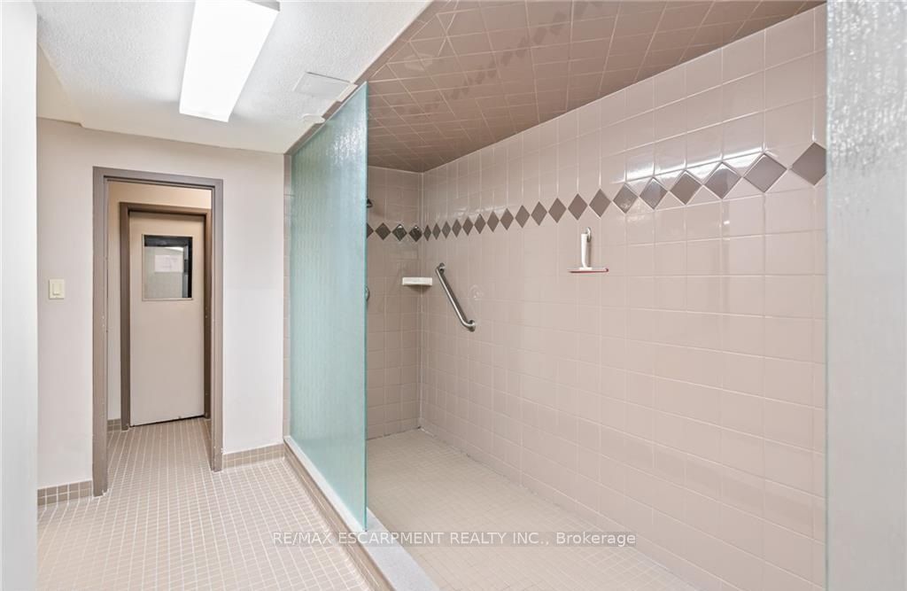35 Towering Heights Boulevard 809 Property Photo 19