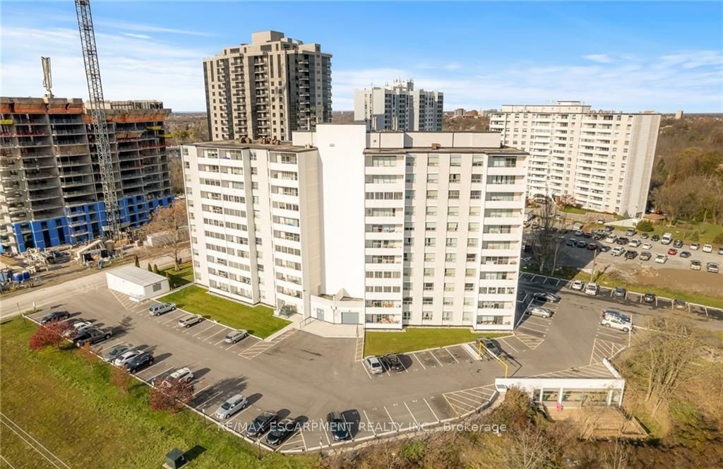 35 Towering Heights Boulevard 809 Property Photo 26