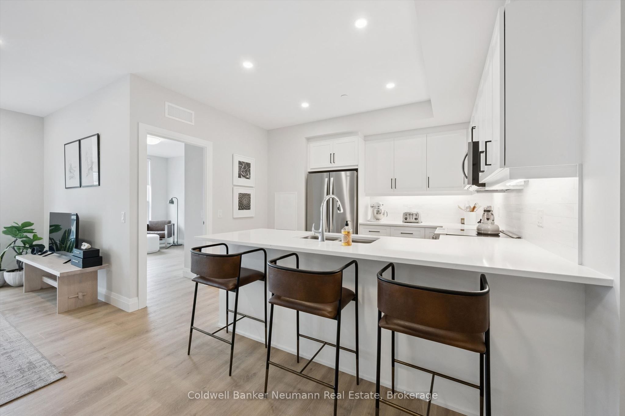 1882 Gordon Street 521 Property Photo 12
