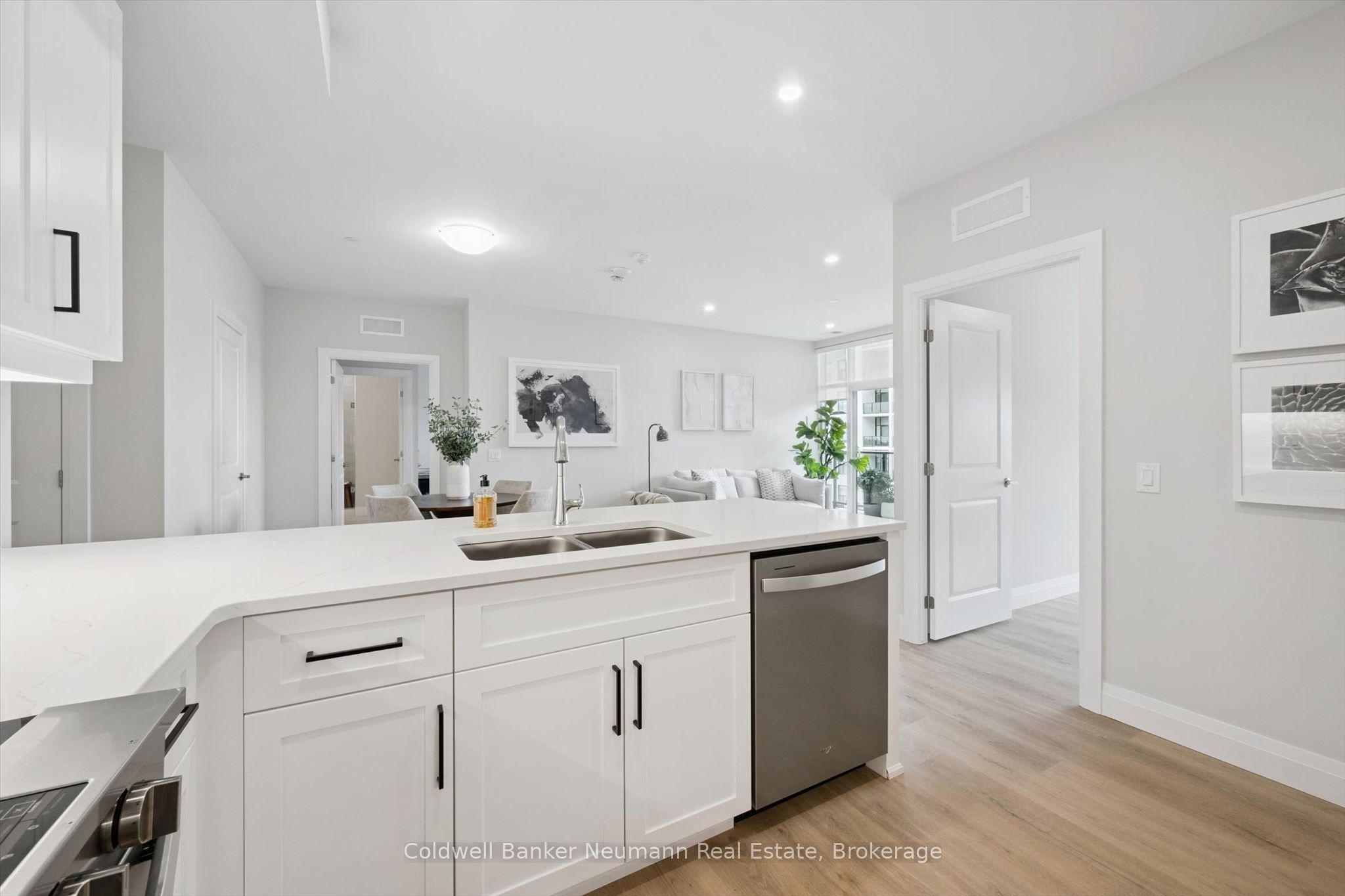 1882 Gordon Street 521 Property Photo 13