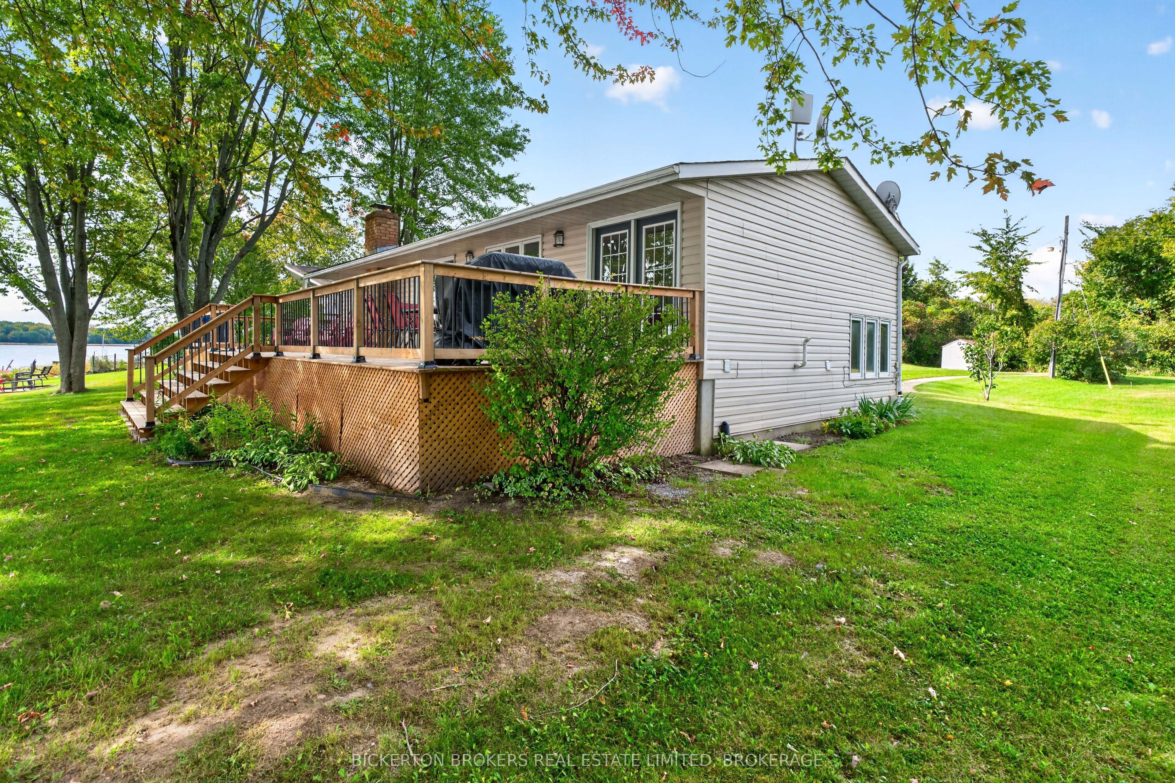 233 Johnson Bay Lane Property Photo 2