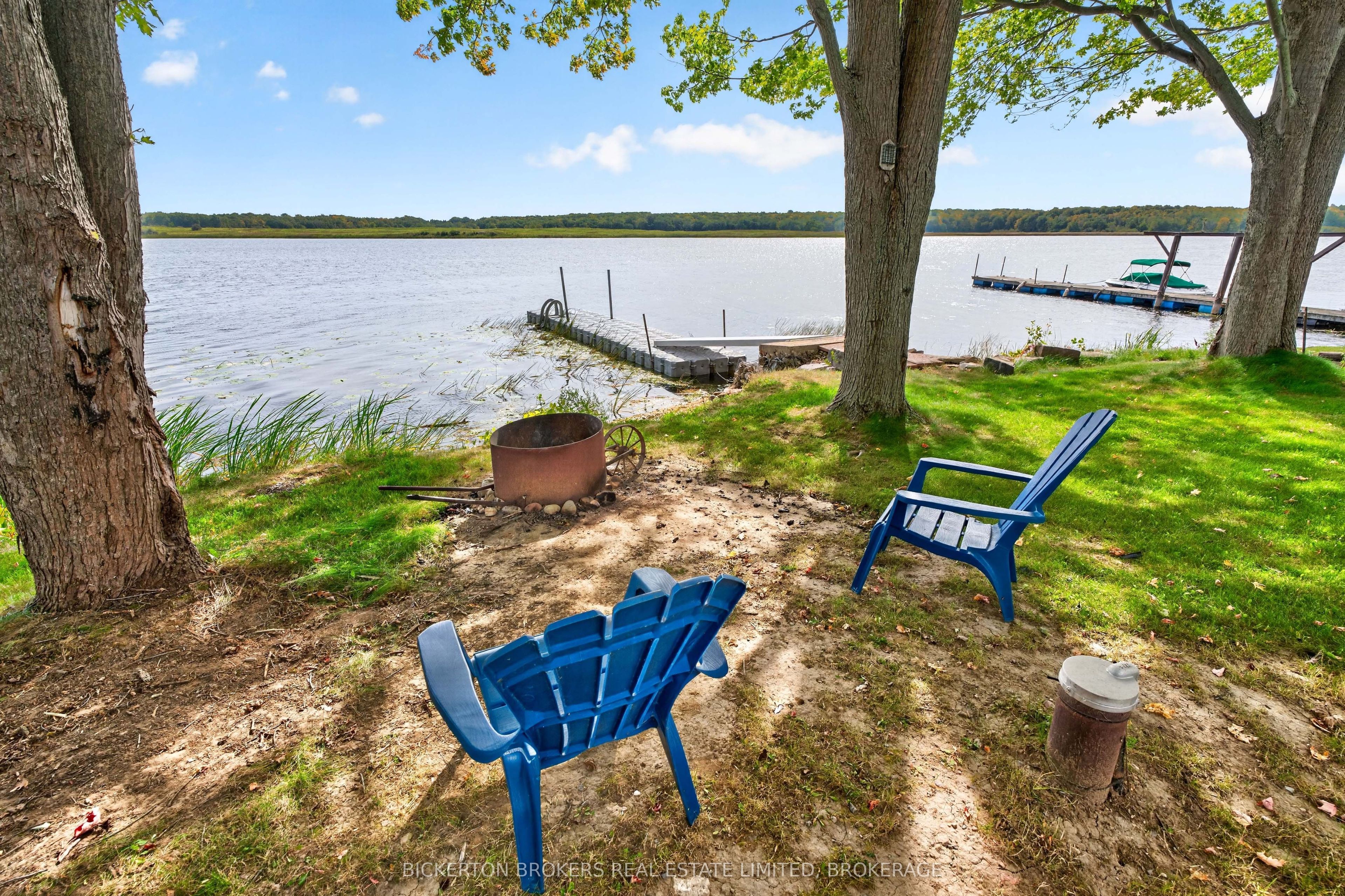 233 Johnson Bay Lane Property Photo 4